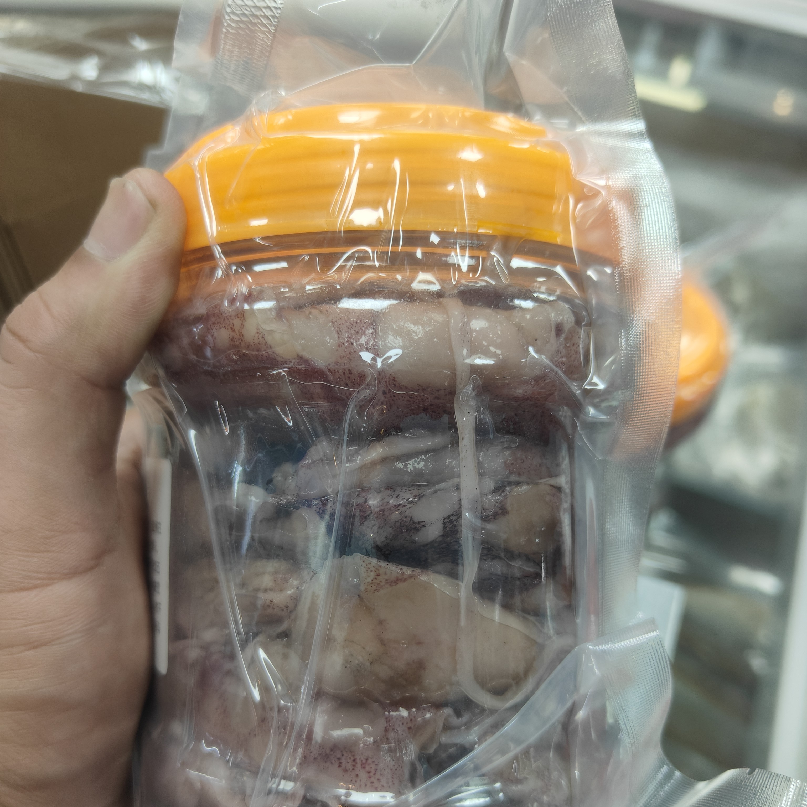 [尼仔解]广东汕尾港就船的锁鲜腌咸鱿鱼仔尼仔特色解咸女仔