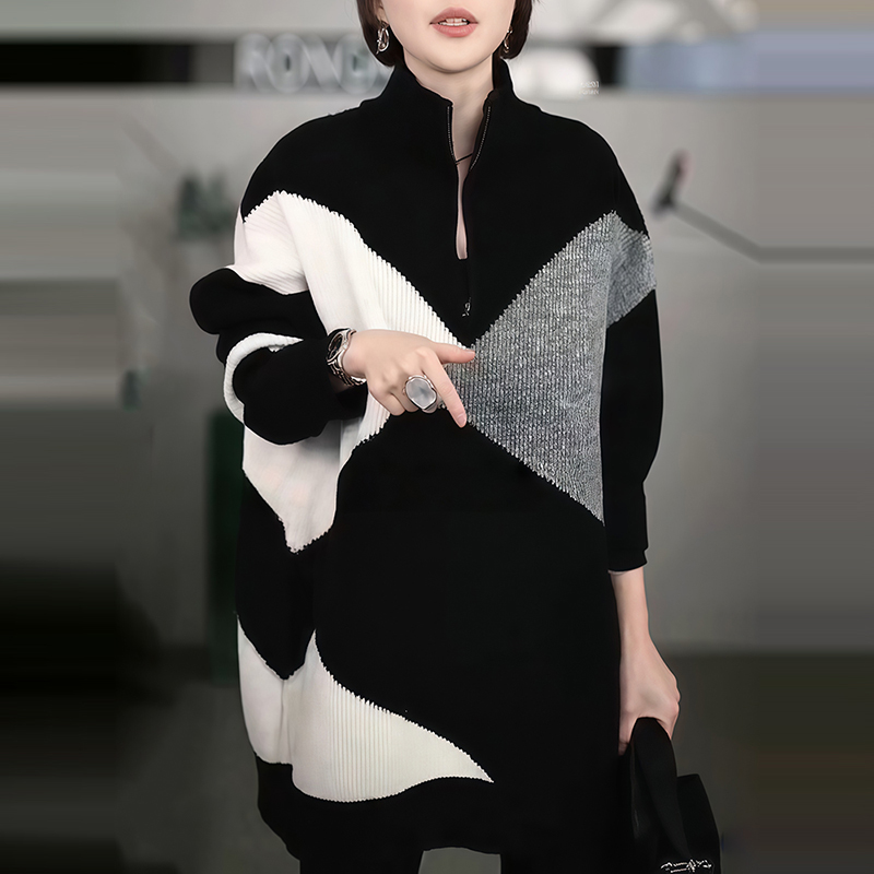 今年流行漂亮慵懒风长袖针织衫女冬新款黑白立领半拉链中长款毛衣