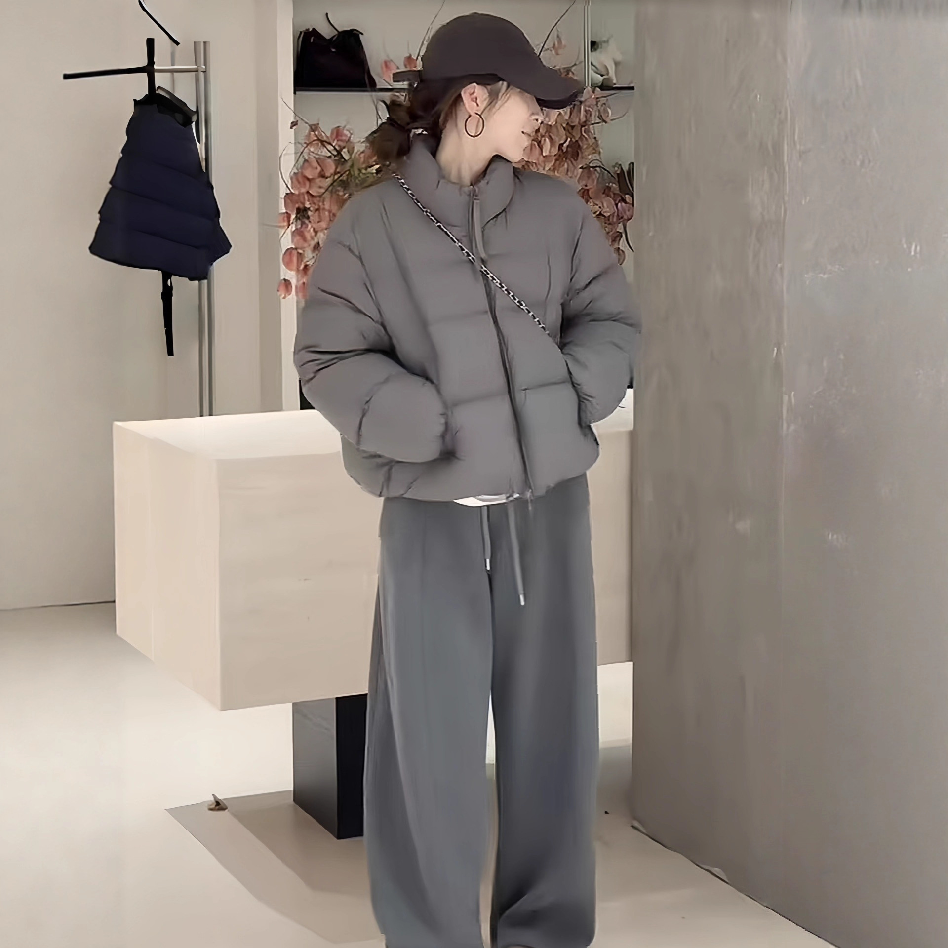 韩系立领拉链羽绒服女2025冬季新款宽松百搭减龄显瘦白鸭绒面包服