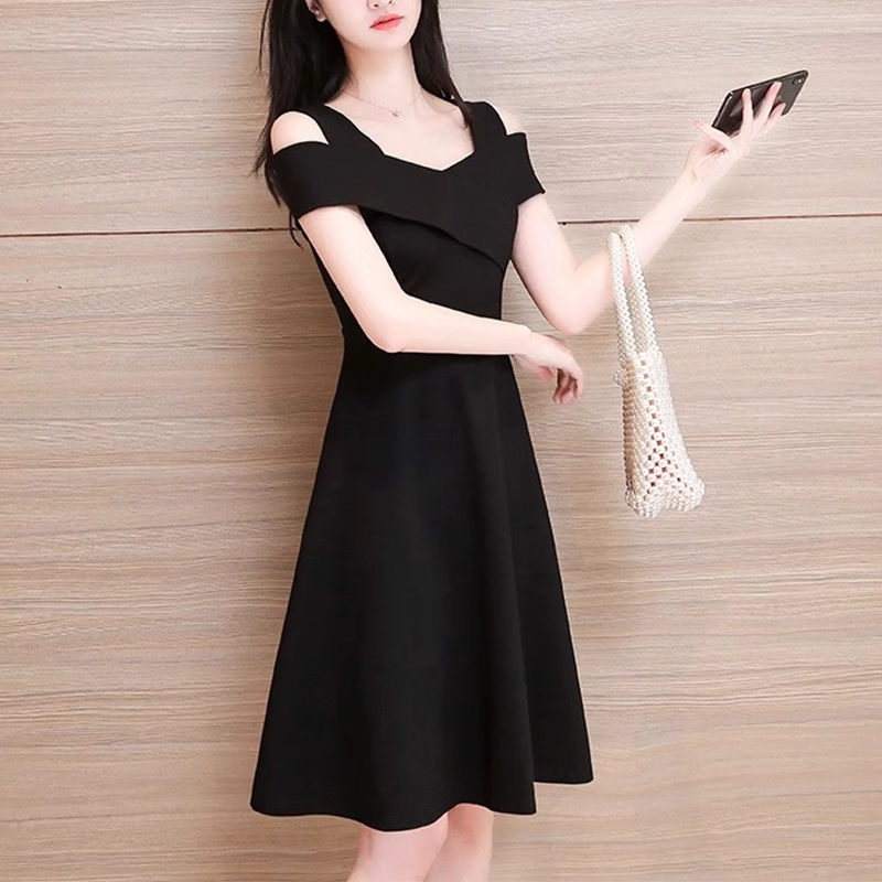 一字露肩收腰连衣裙女夏季2025新款大码胖mm显瘦赫本风气质小黑裙