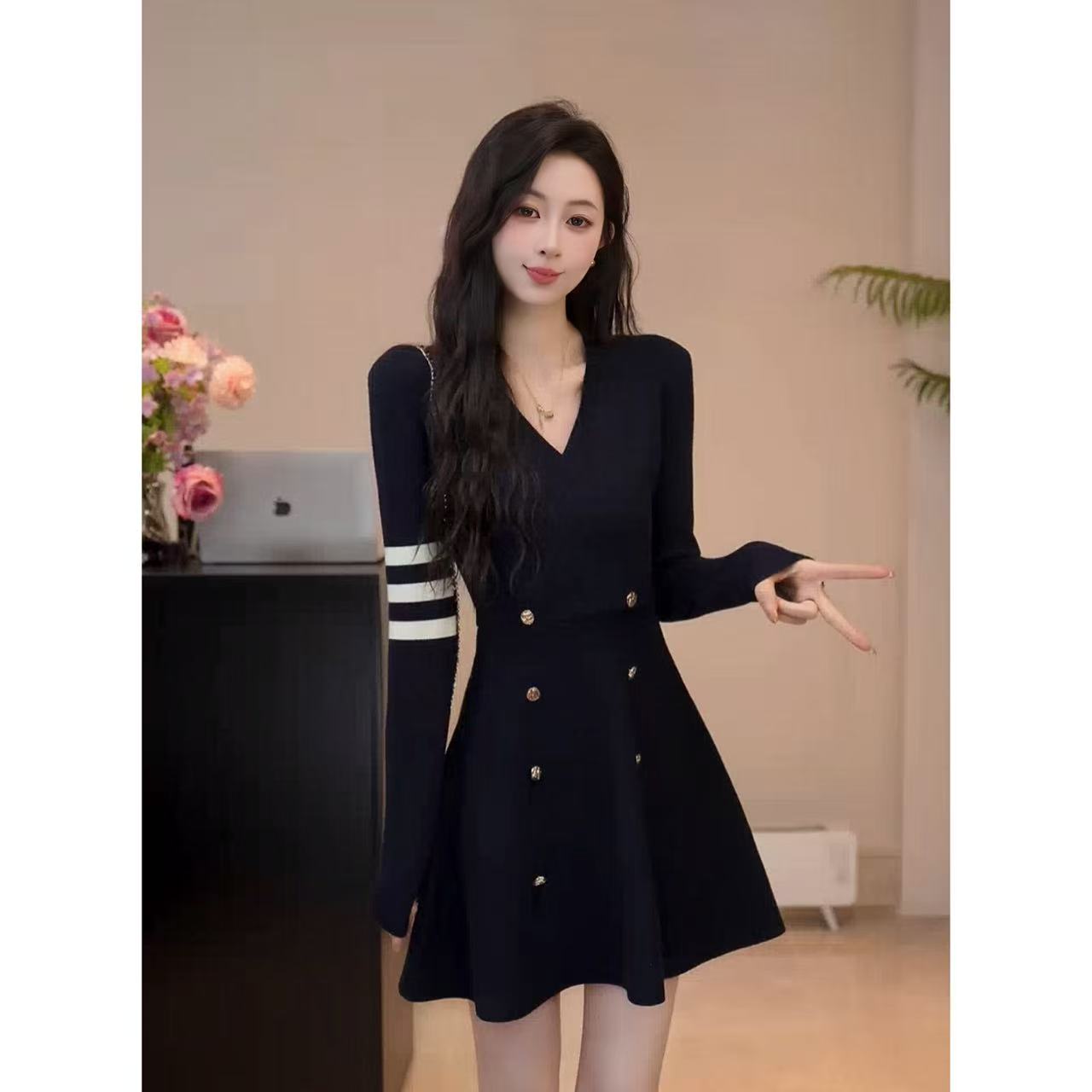 YUANLIANSU/圆脸酥【远谷暮光】小香风高级感V领双排扣针织连衣裙女