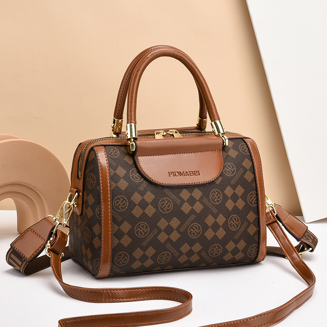 今年流行包包轻奢小众高级感波士顿枕头包2025新款女士单肩斜挎包