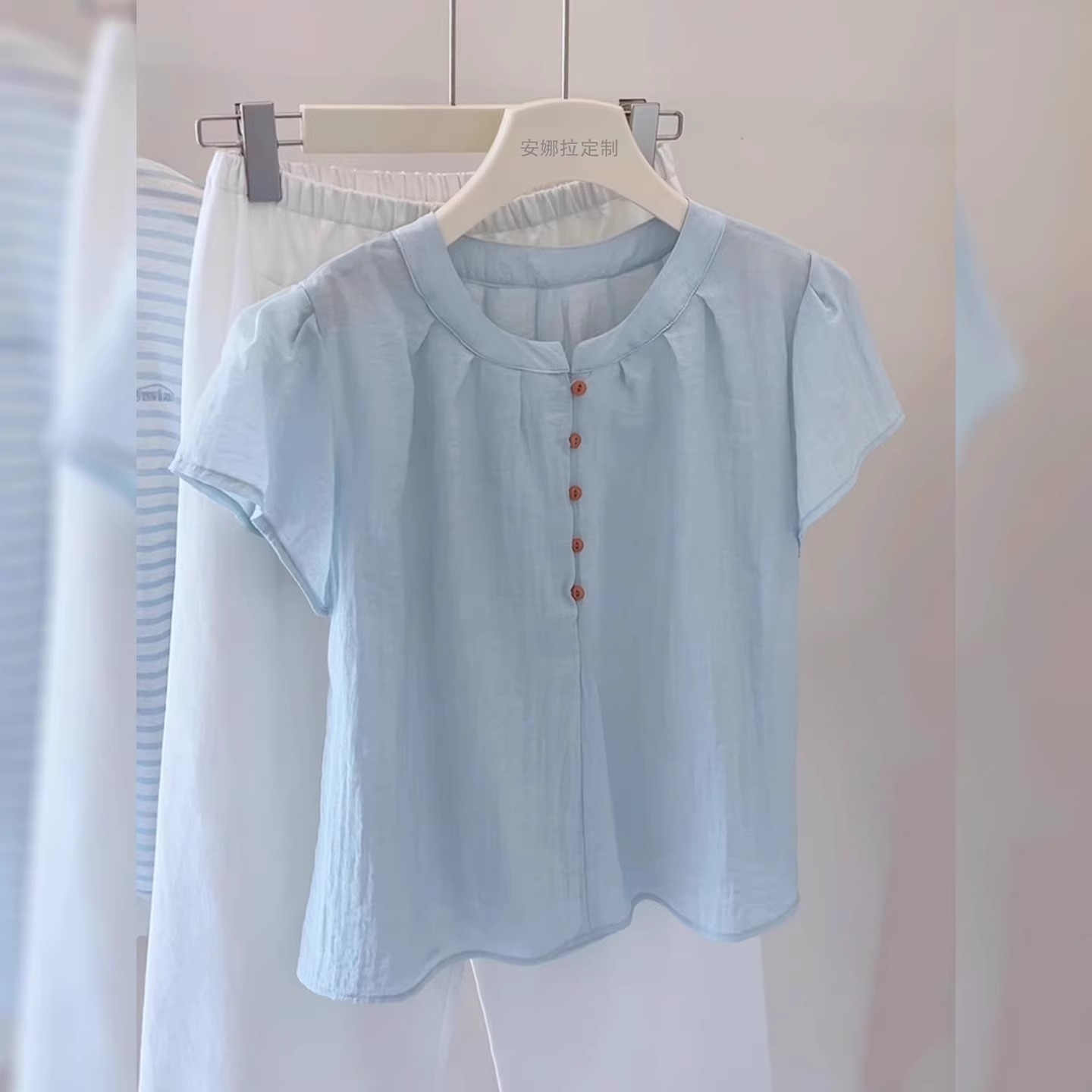 芊芊芙蓝色单排扣短袖衬衫女夏季小飞袖衬衣女款韩系甜美减龄上衣