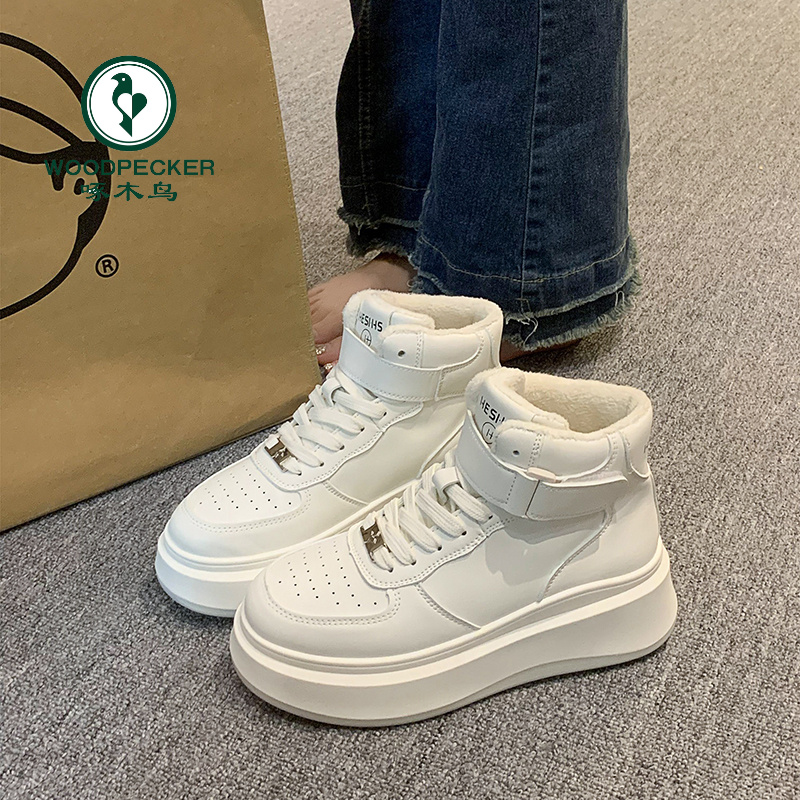 啄木鸟爆款加绒加厚小白鞋女2025秋冬季保暖厚底学生运动高帮板鞋