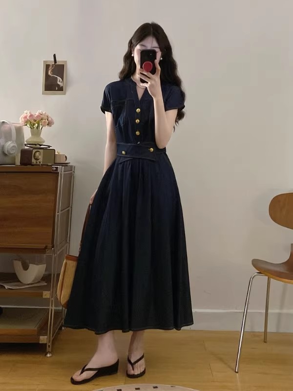 大码V领正肩牛仔连衣裙2025夏季新款胖mm收腰遮肚子A字高级感长裙