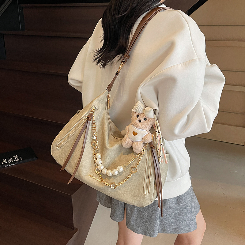 艾米兔女包2025新款小众设计复古大容量洋气珍珠链条单肩托特包