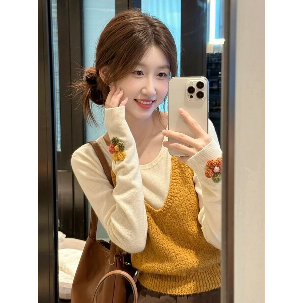 初秋穿搭v领提花针织衫女装独特漂亮别致叠穿马甲两件套吊带上衣