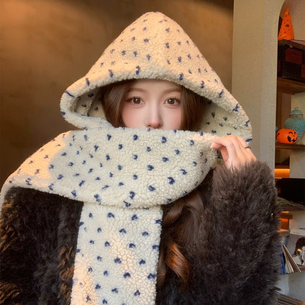 2025新款波点羊羔绒巴拉克拉法帽子围巾一体秋冬加厚保暖护耳帽女