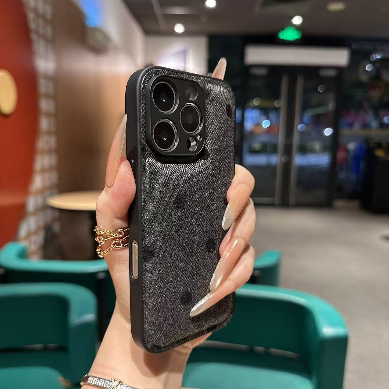 波点布纹面包服适用苹果17ProMax手机壳iPhone16全包15防摔13高级