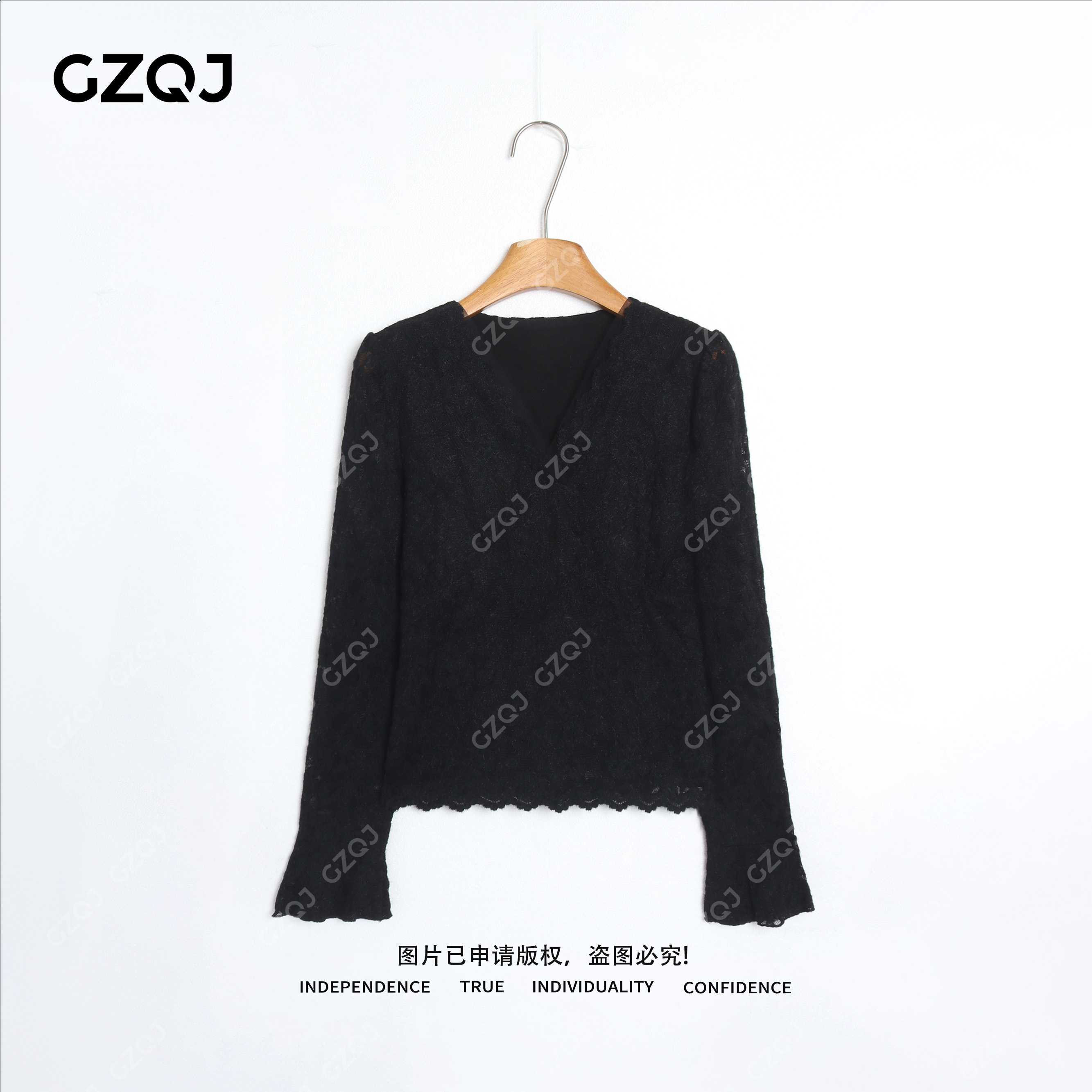 老琴私服【月下蝶舞】纯欲性感V领蕾丝镂空打底衫女冬新款内搭 0894