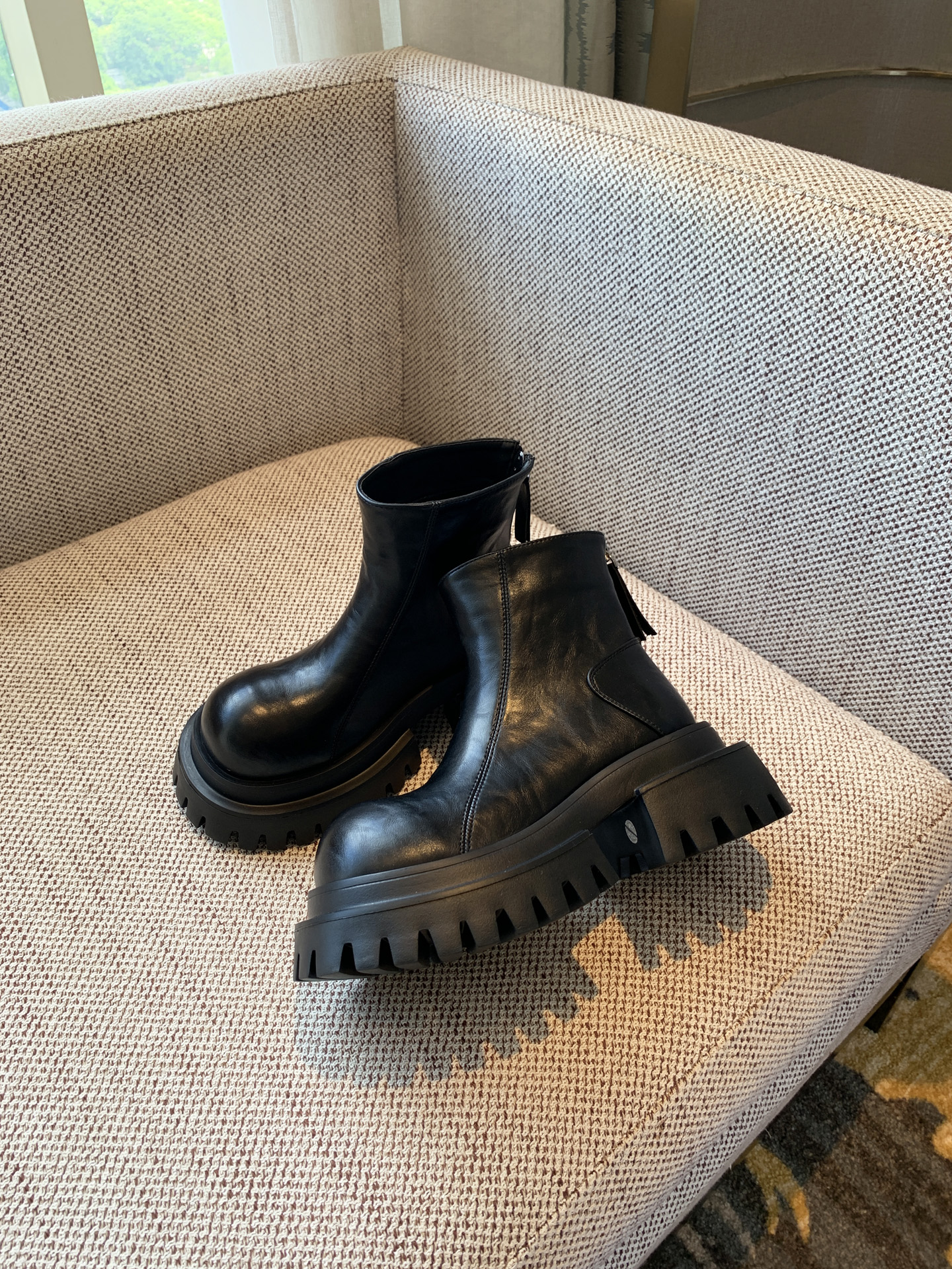 圆头厚底切尔西靴女2025年新款大头复古百搭增高短靴女马丁靴