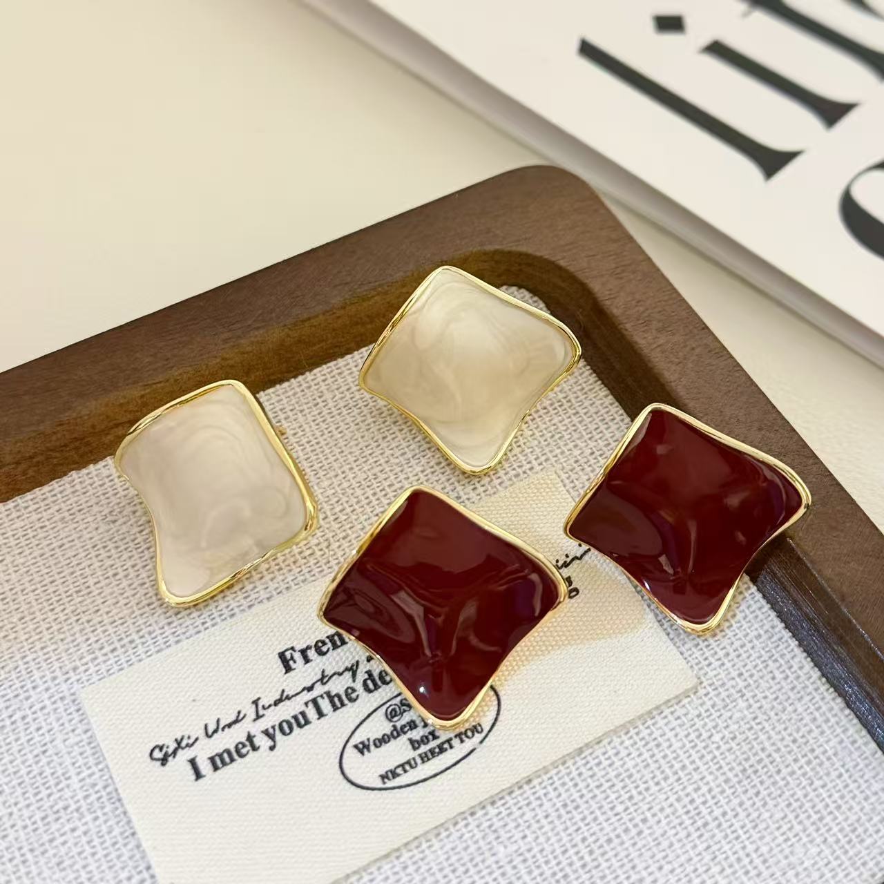 铜合金耳饰 耳钉红色2025年新款耳环轻奢高级感气质耳饰r889百搭