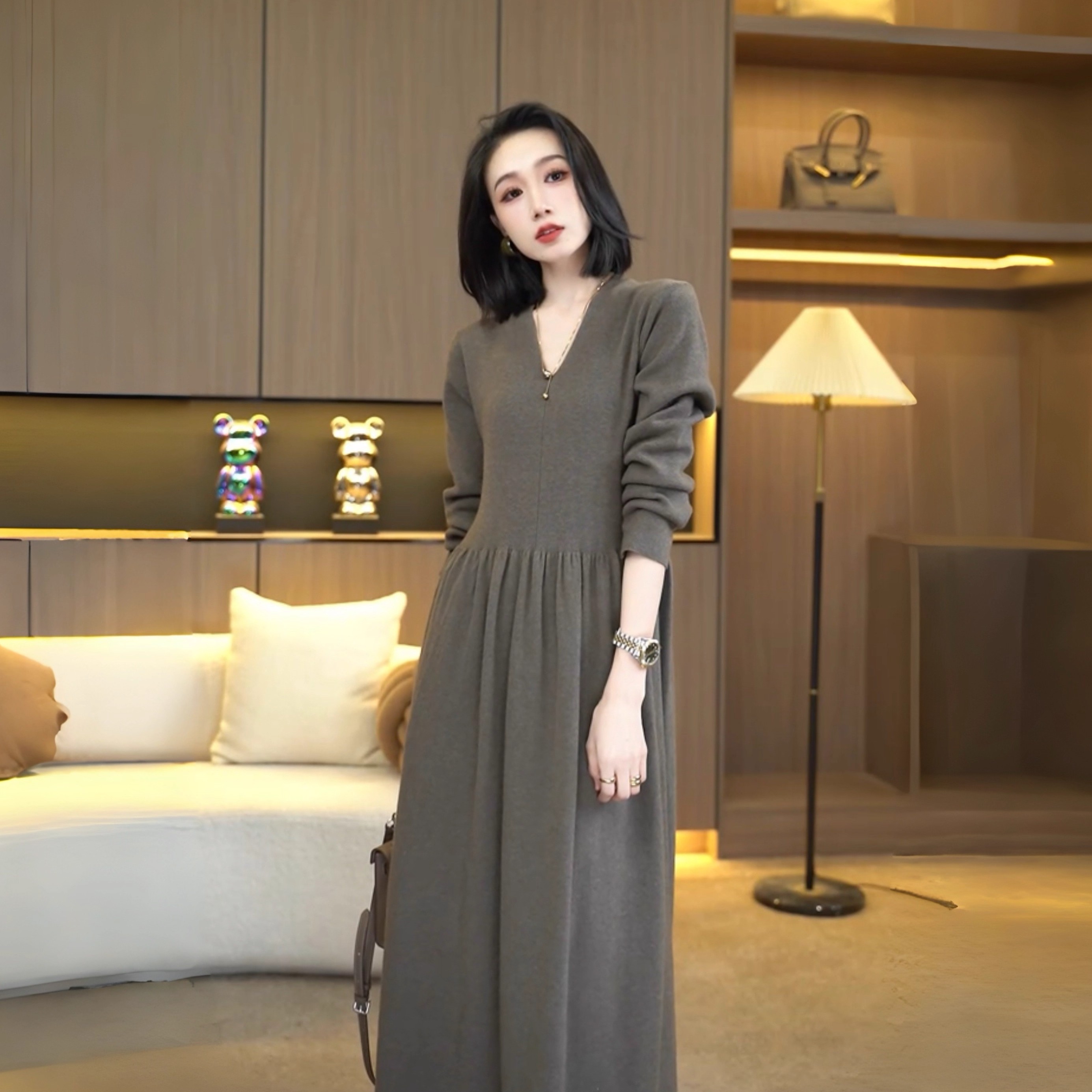 高级感简约V领针织显瘦百搭连衣裙高腰气质休闲洋气针织连衣裙子