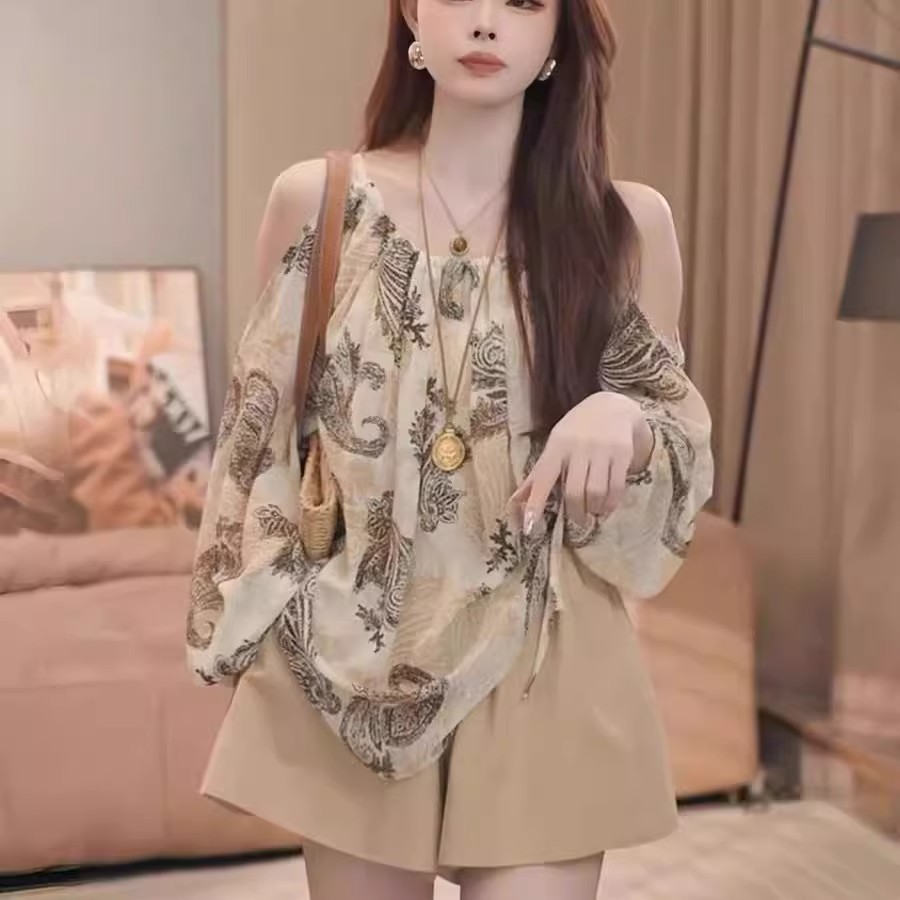 高级感法式碎花雪纺衬衫女士夏季2025新款一字领露肩上衣防晒罩衫