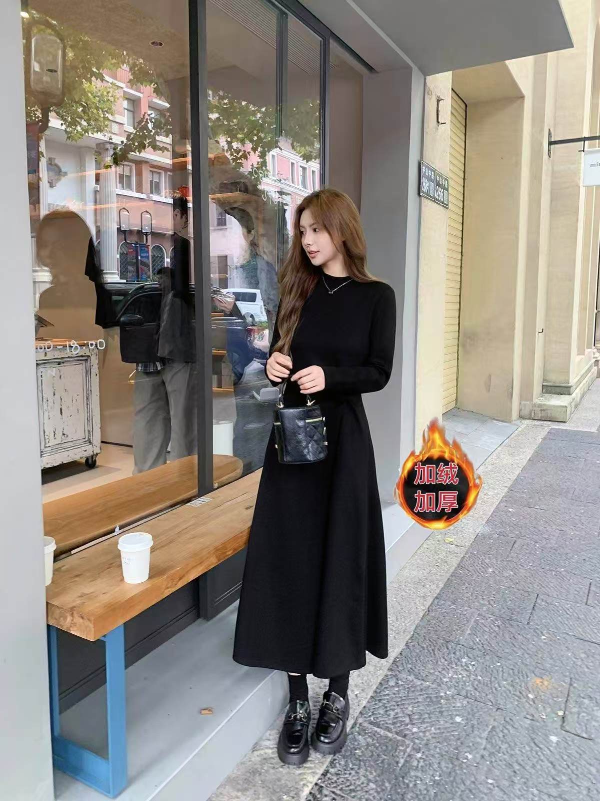 【正品】极简风女装秋冬新款时尚百搭长款打底裙中领加绒黑色连衣裙