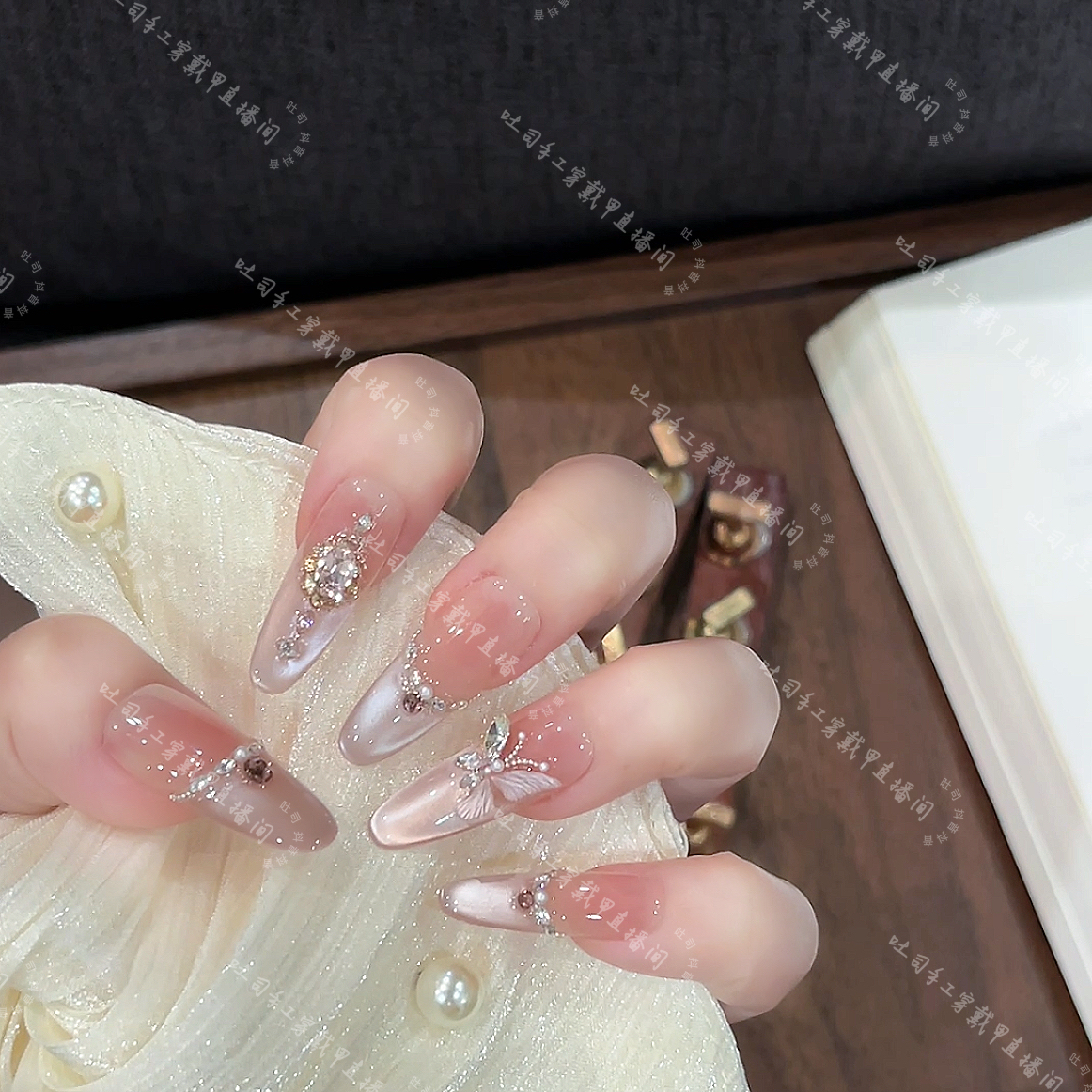 【雨蝶】轻奢显白纯手工穿戴甲光疗甲冰透渐变纯欲四季流行10片装