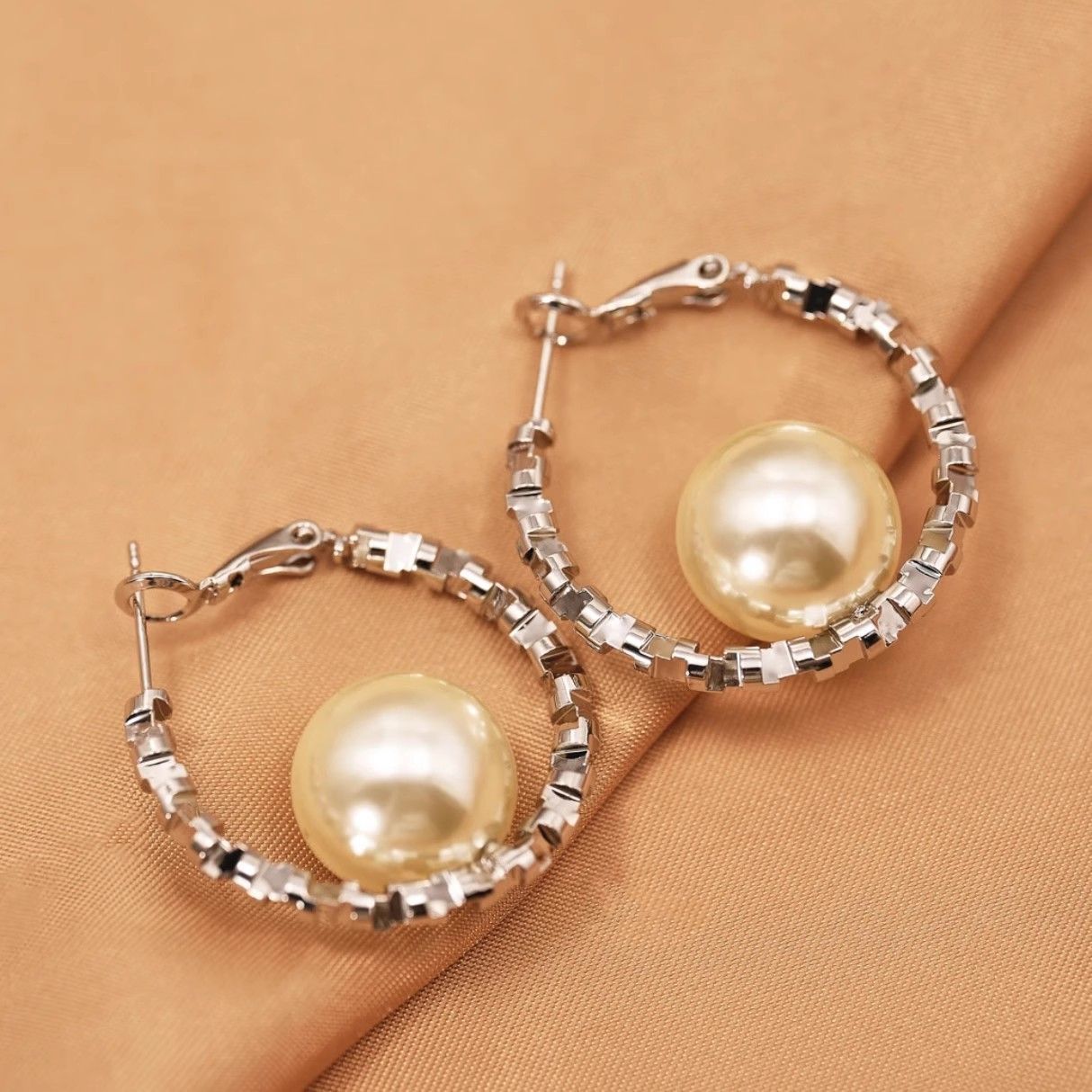 合金耳饰 2025新款铜合金耳饰碎银子珍珠大耳圈轻奢高级感耳钉