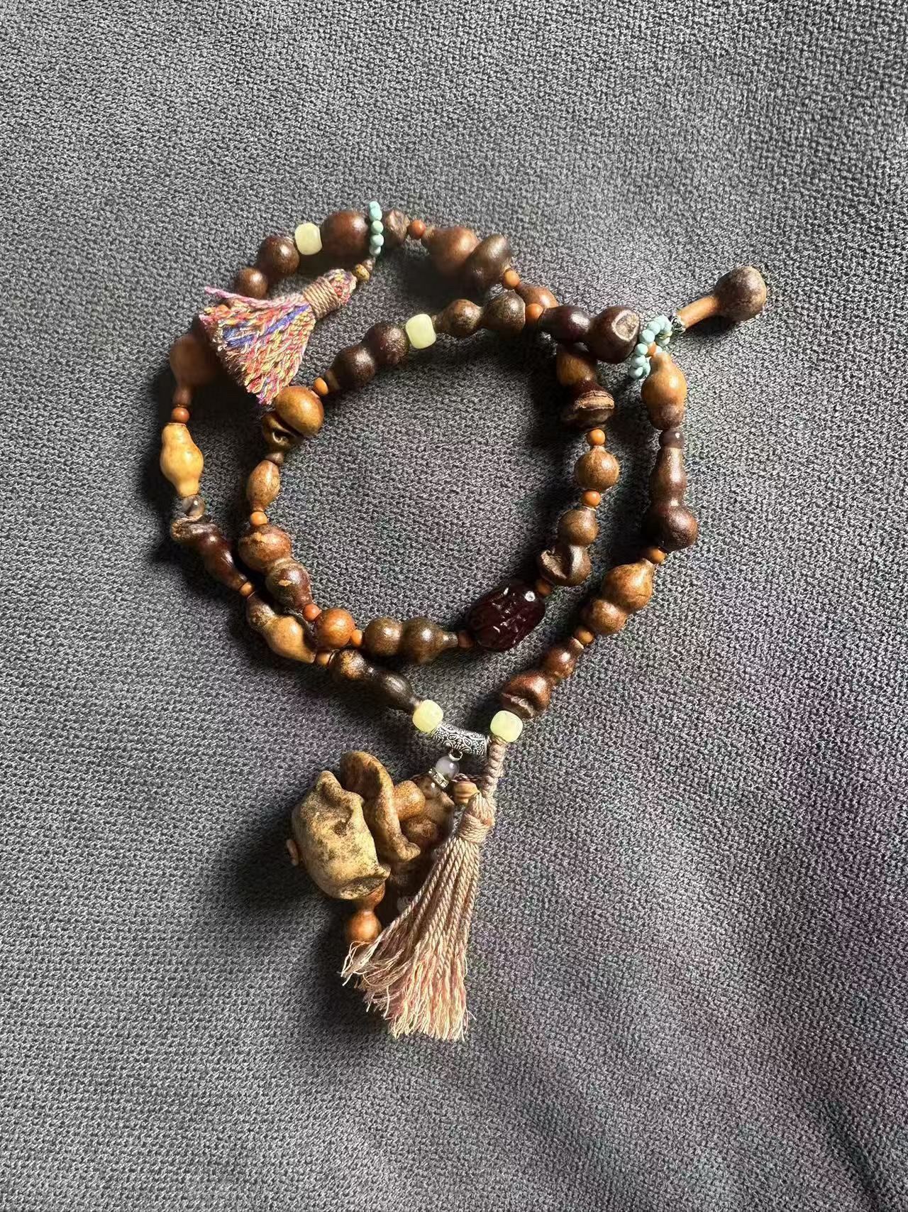 各种大小葫芦穿串葫芦