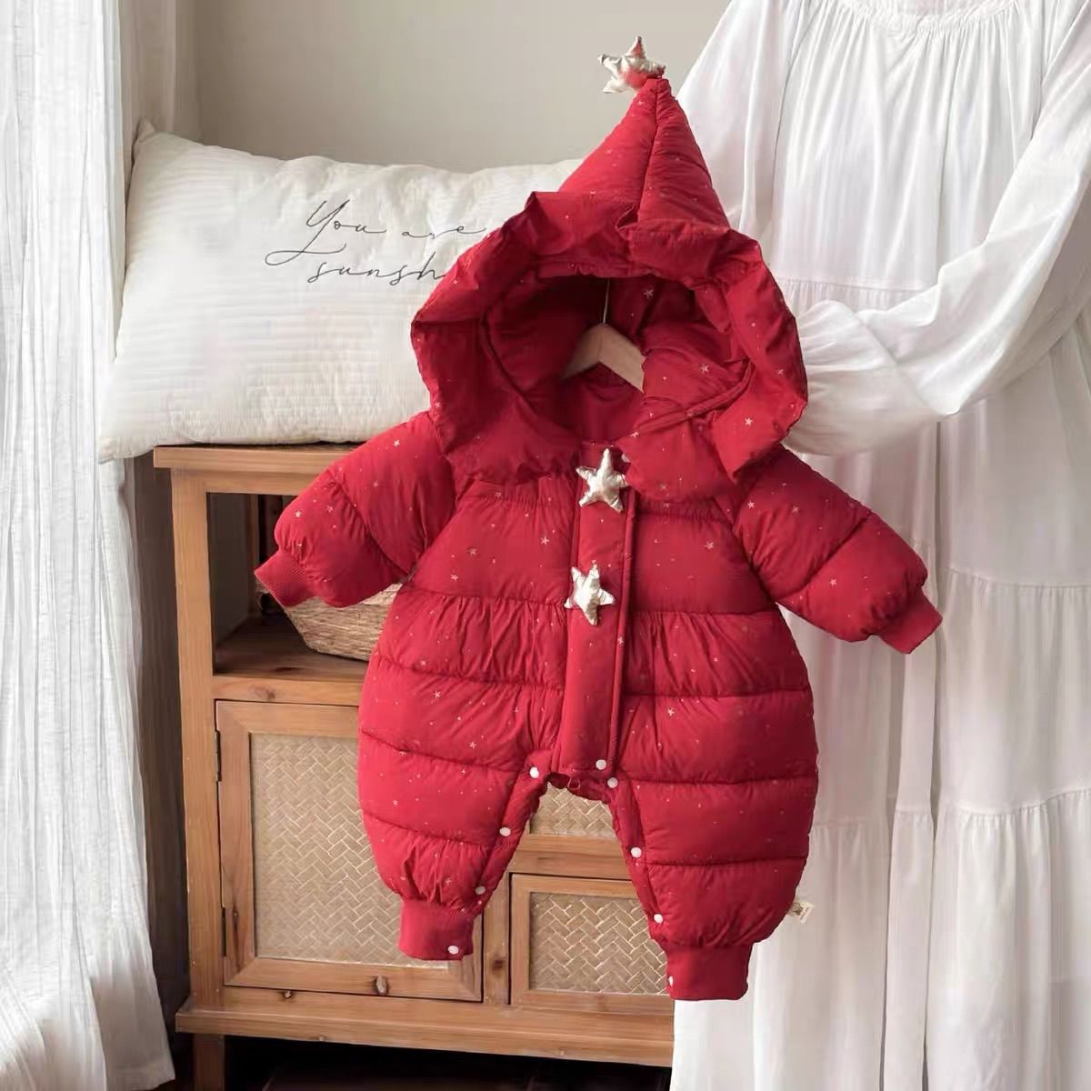 2025冬季婴儿保暖连体衣冬装棉衣外套男女宝宝加厚外出满月服洋气