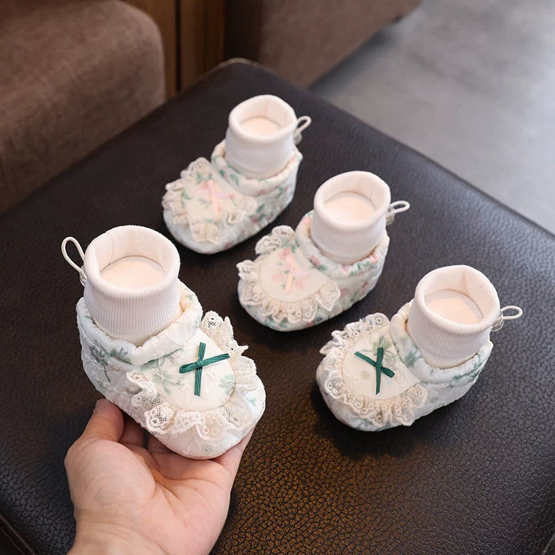 春秋0-1岁婴幼儿袜鞋女宝宝公主风防滑软布底小月龄防掉跟步前鞋