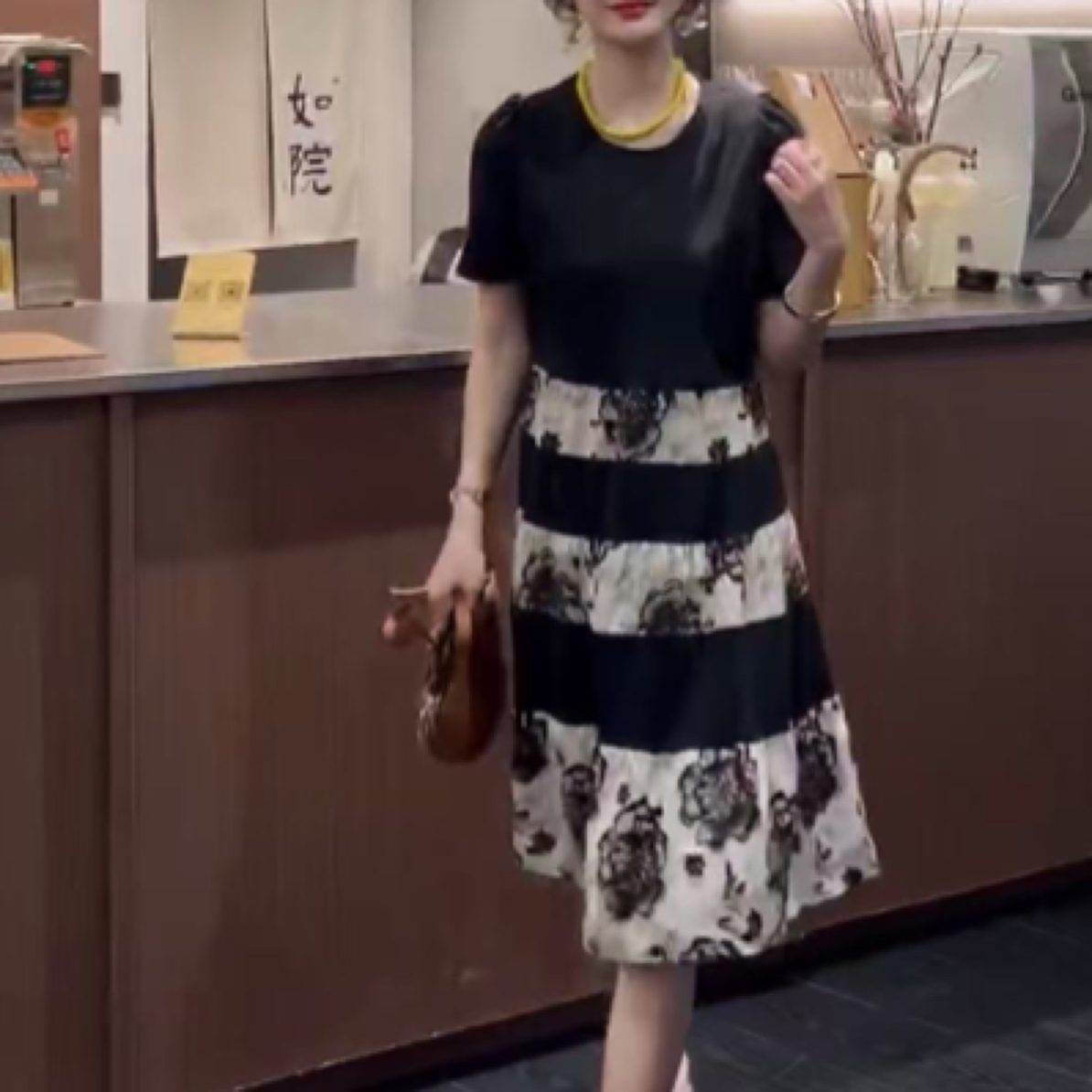 LM.法式夏季花印花拼接圆领连衣裙显瘦休闲洋气小黑裙XT013