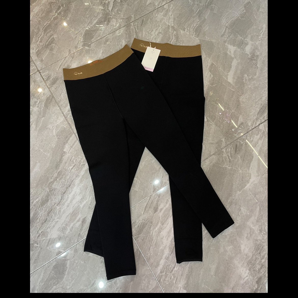 a-1.约300克黑绒裤