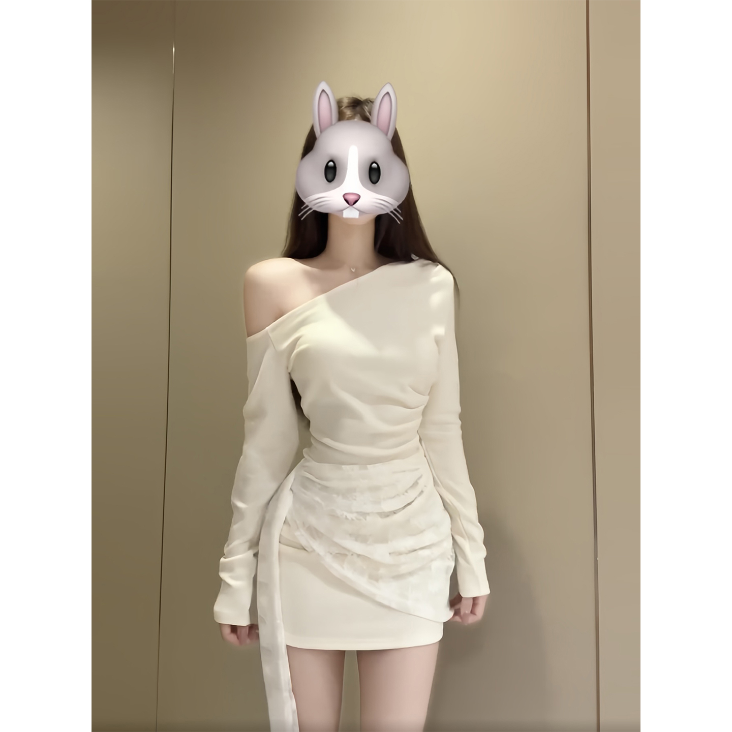 法式纯欲风长袖斜肩假两件内搭连衣裙女秋冬新款修身显瘦包臀短裙