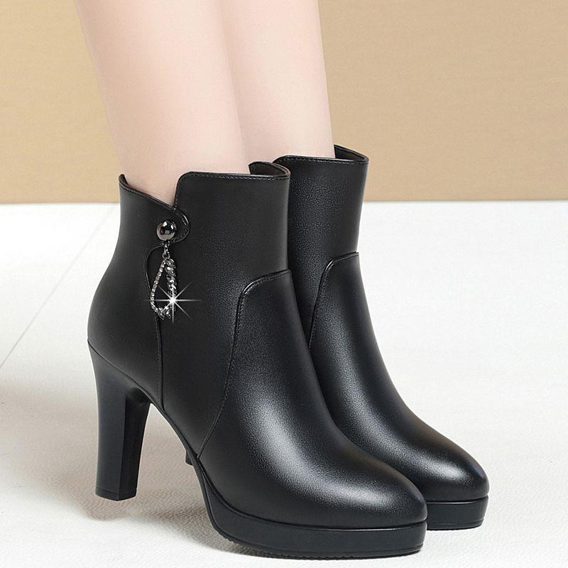 真皮舒适高跟女靴秋冬粗跟短靴女保暖妈妈棉鞋防滑耐磨加绒皮鞋女