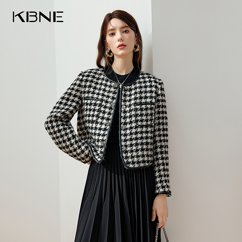 KBNE2025新款短外套KWT17312108