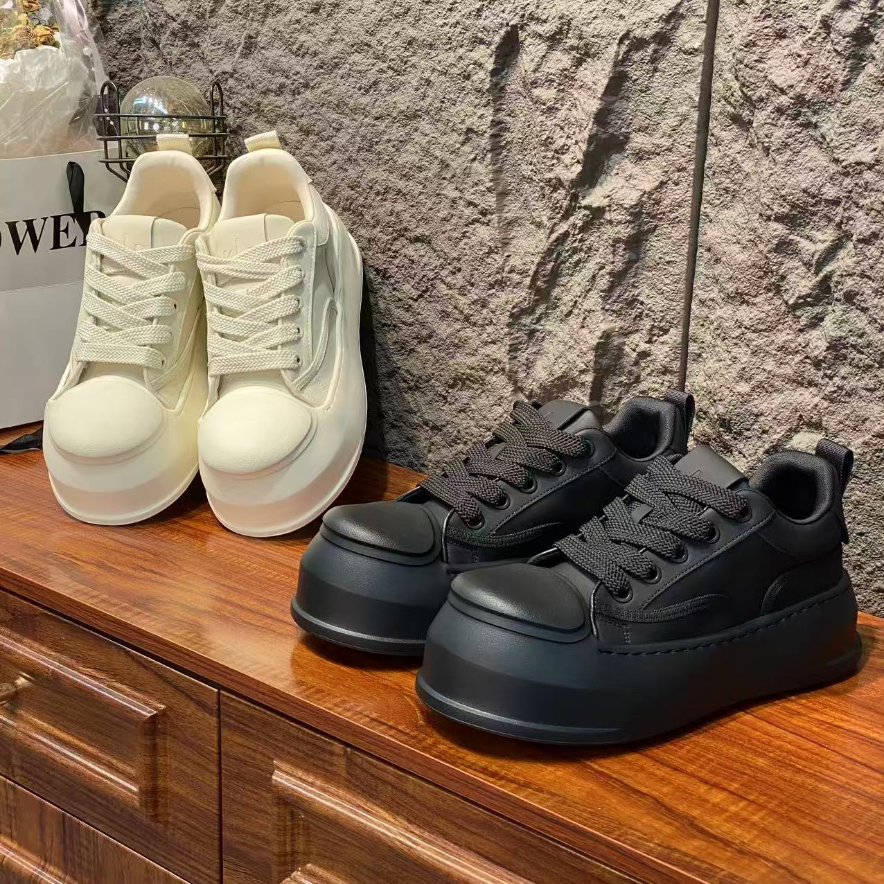 2025秋季新款英伦风时尚潮流厚底轻便舒适低帮百搭男款休闲鞋