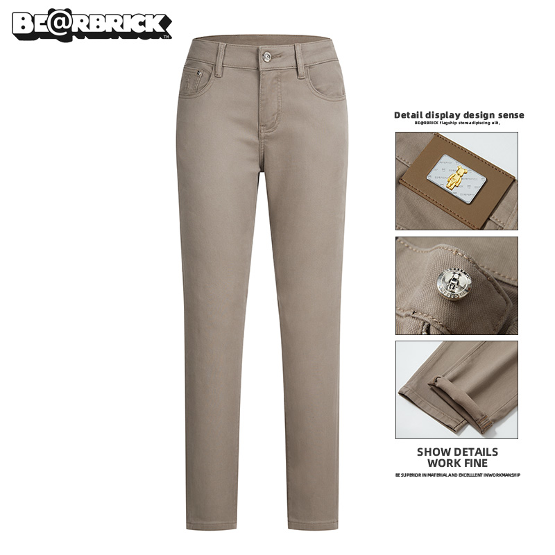 积木熊Be@rbrick【明星同款】杏灰色印花牛仔裤男士秋季新款修身裤