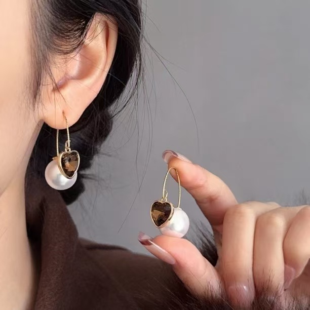 秋冬百搭新款一款多戴法式爱心珠珠后挂式轻奢耳环时尚气质耳饰品
