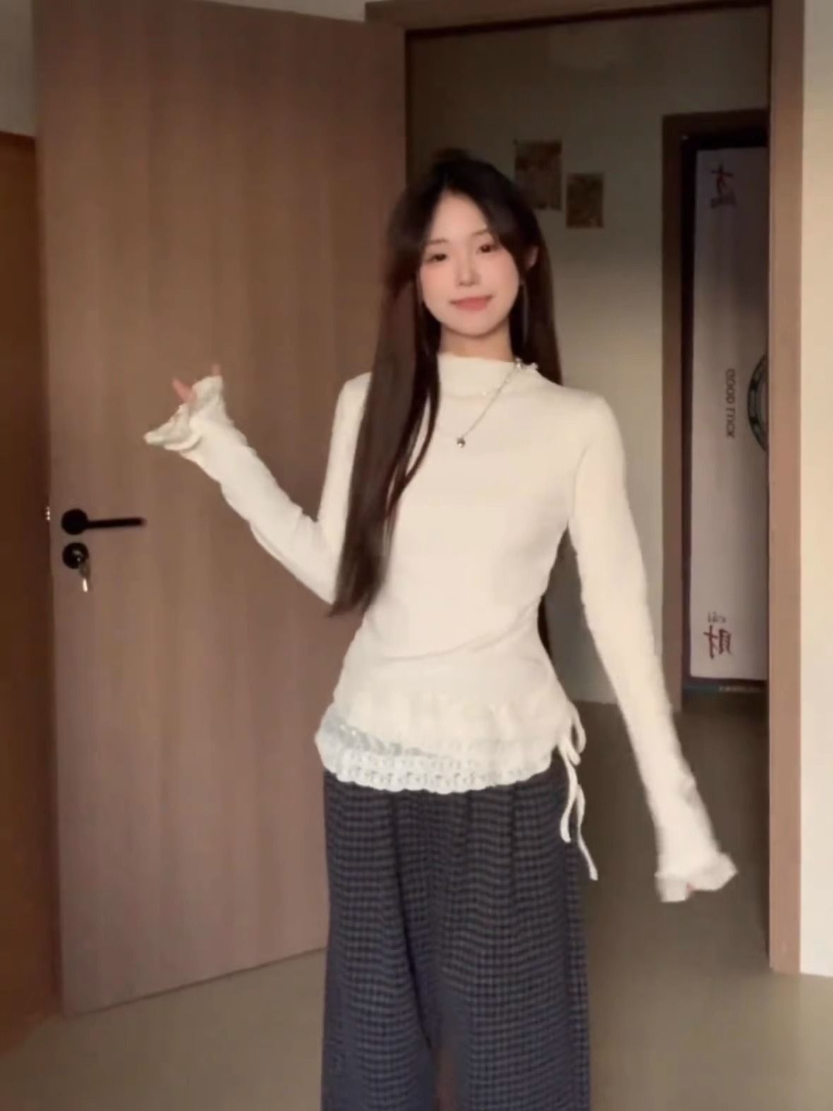 修身打底衫长袖休闲半高领静奢风套头内搭蕾丝纯色显瘦气质网红