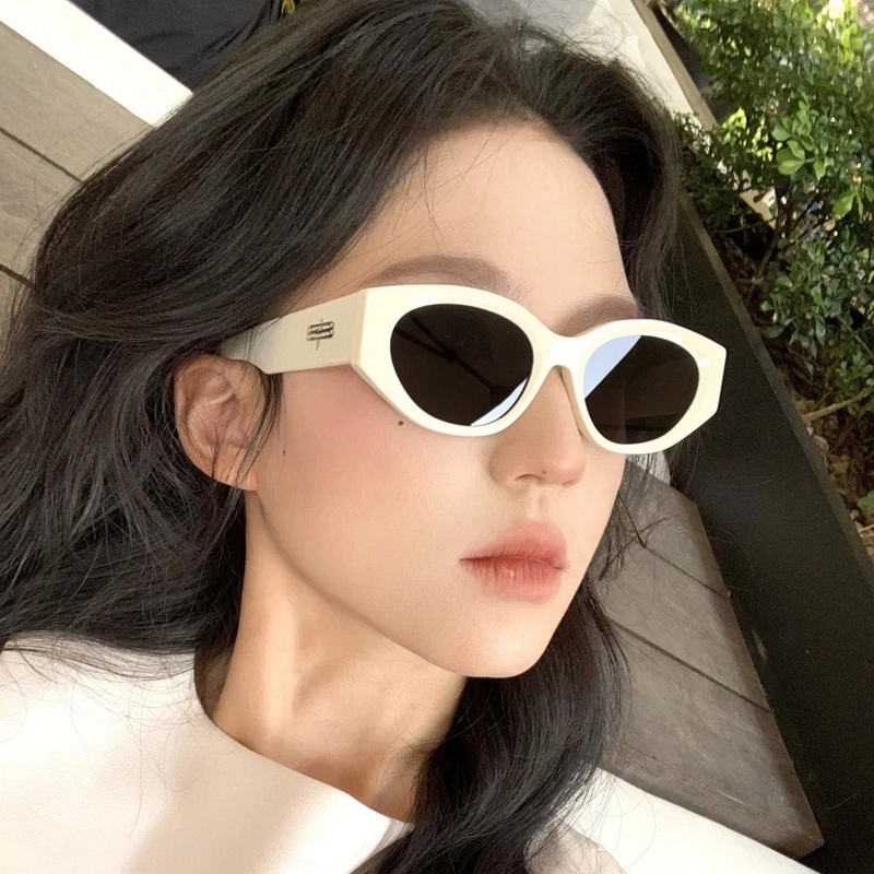 2025新款猫眼白色墨镜女款潮方圆脸显脸小高级感夏季遮阳太阳眼镜