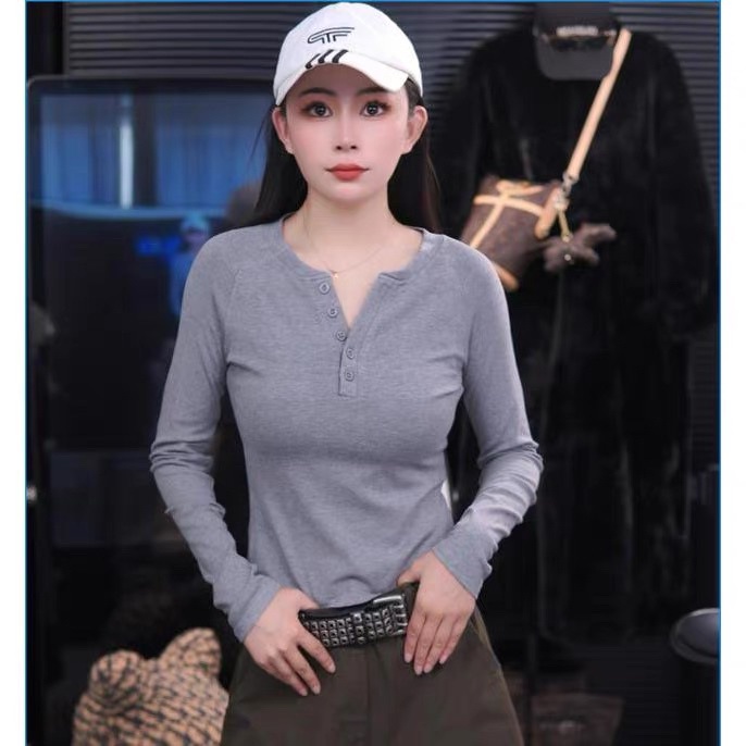 2025秋冬新款韩版设计款V领纽扣修身显瘦简约纯色纯欲慵懒风女装