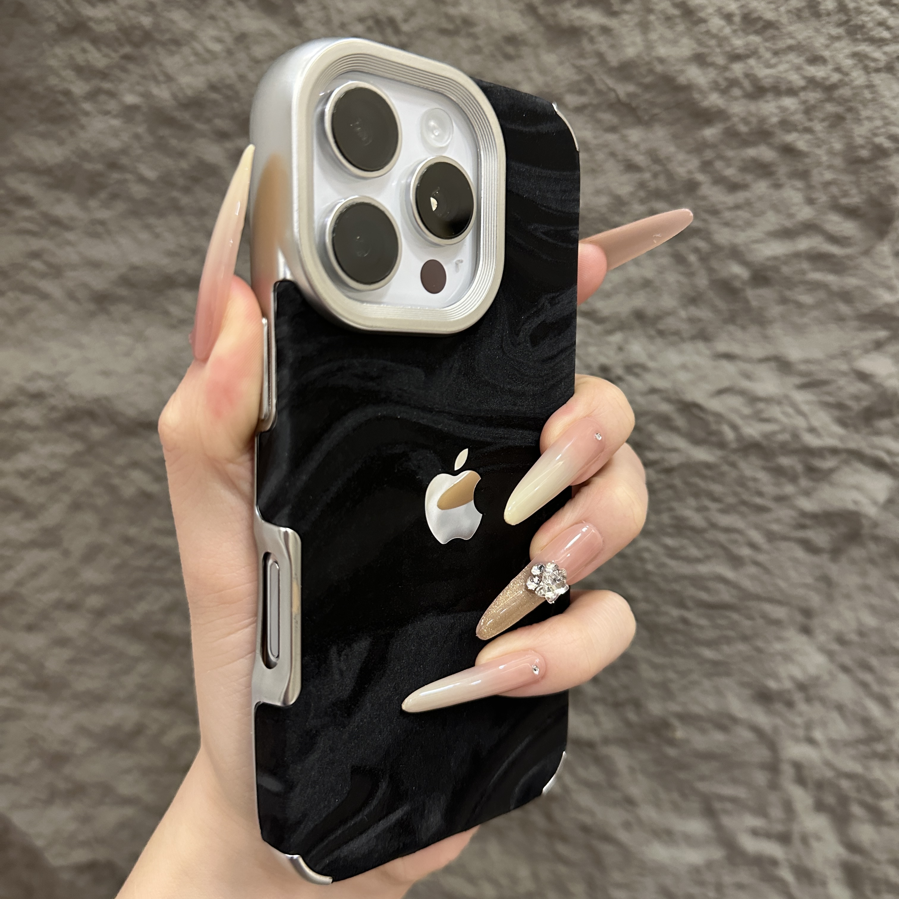 新款电镀绒布雪山纹适用苹果17pro手机壳iPhone16/15pro简约14软