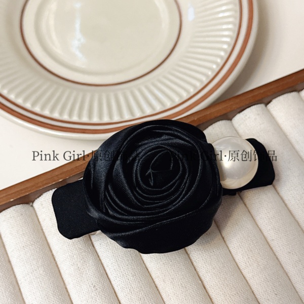 Pink Girl  T621春季新款优雅缎面百搭黑色玫瑰花8cm弹簧夹发夹