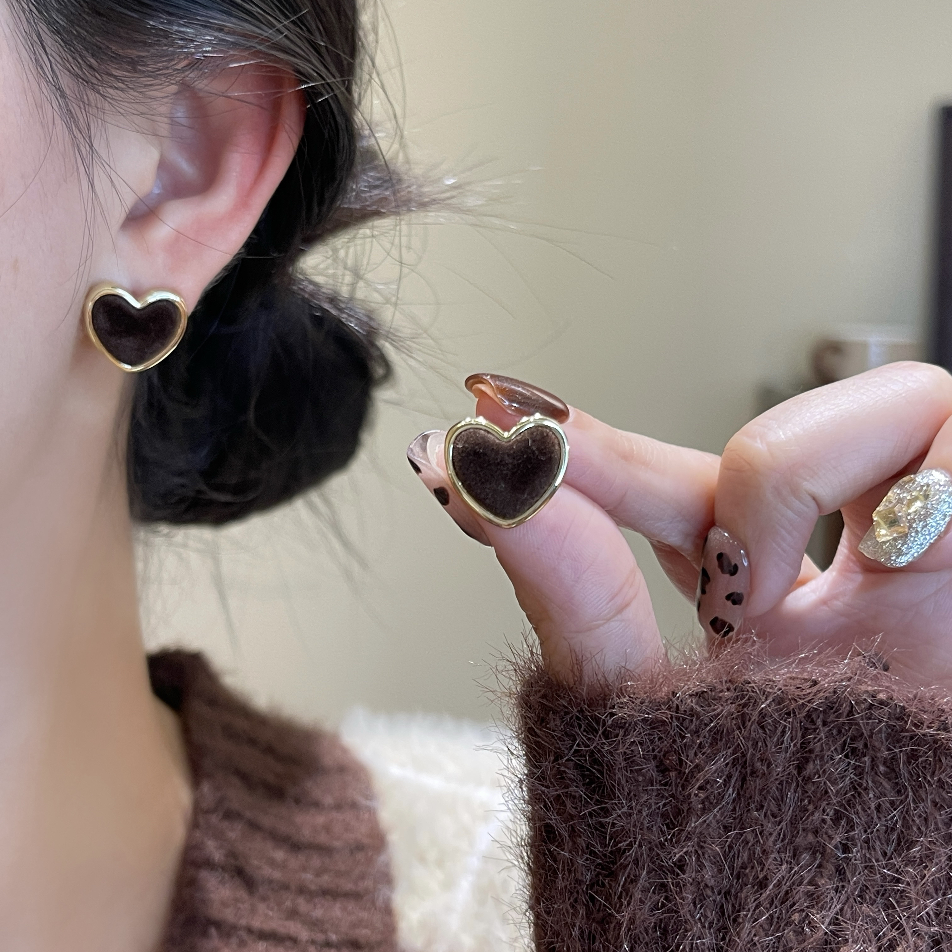 铜合金耳饰 独特爱心植绒高级感纯银针冷淡风小众秋冬耳饰A-153