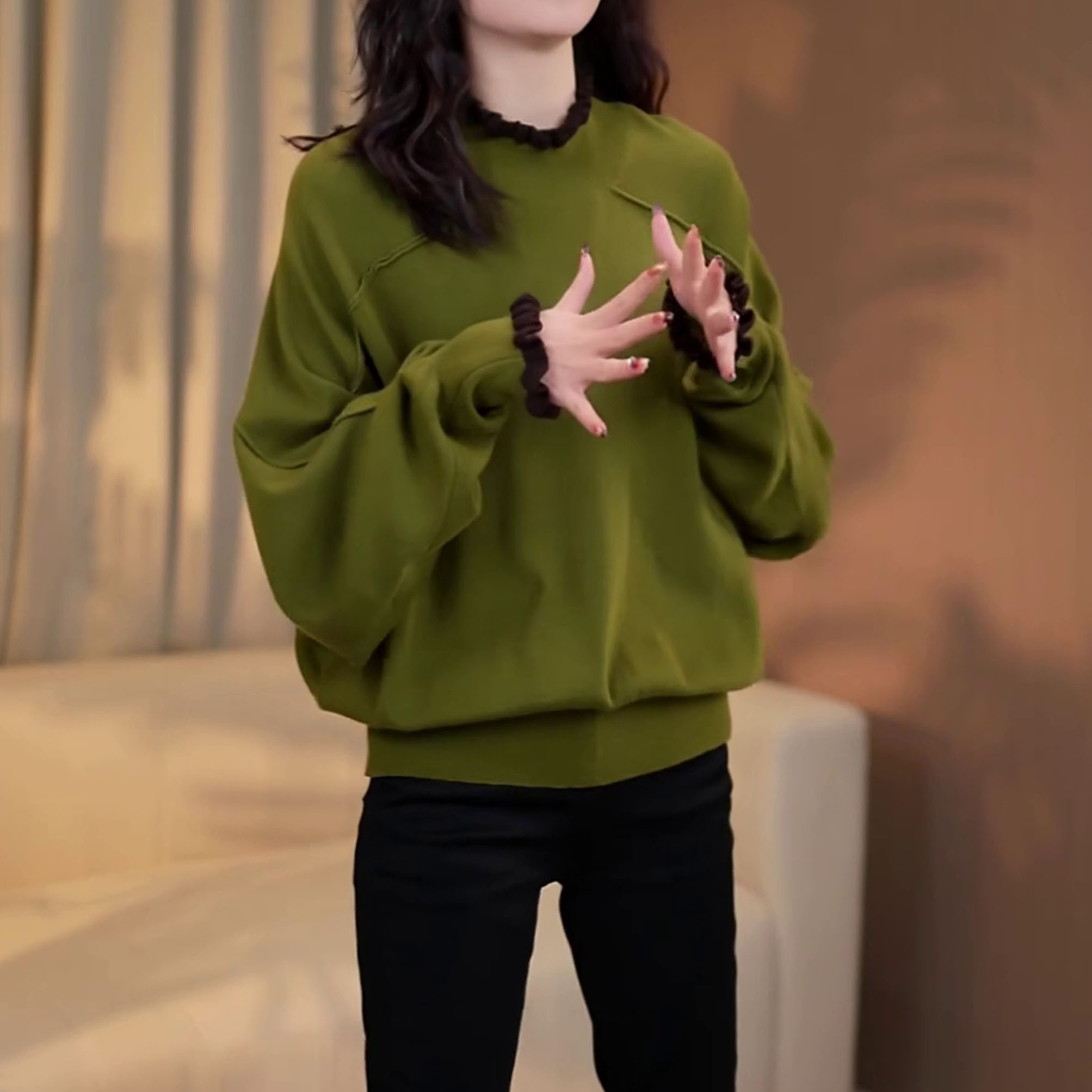 洋气显瘦圆领套头打底上衣2025秋冬新款时尚百搭木耳花边针织衫女