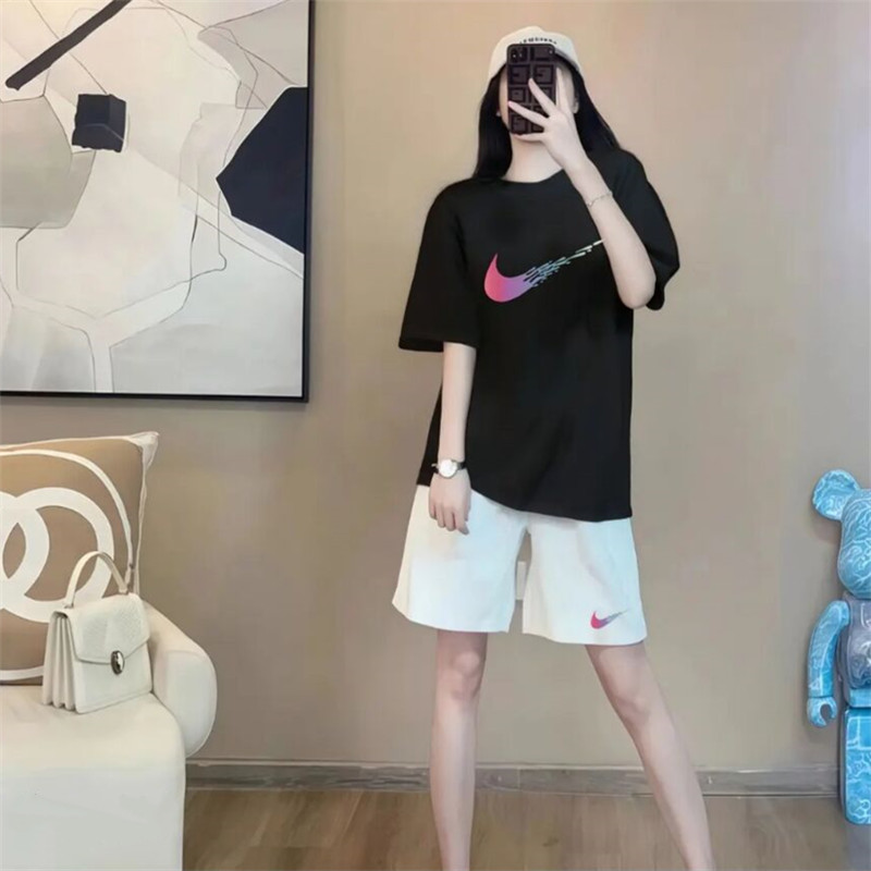 奥特莱斯官方正品夏季套装情侣运动短裤两件ins短袖t恤女宽松遮肚