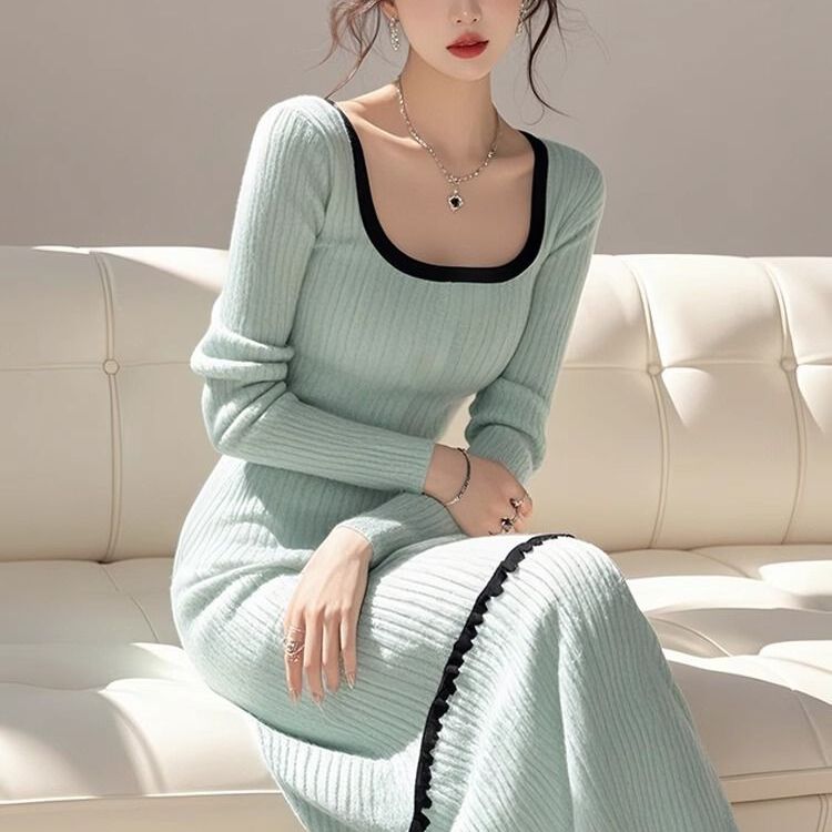 韩国气质方领针织毛衣连衣裙女秋冬独特漂亮气质绝美配大衣的长裙