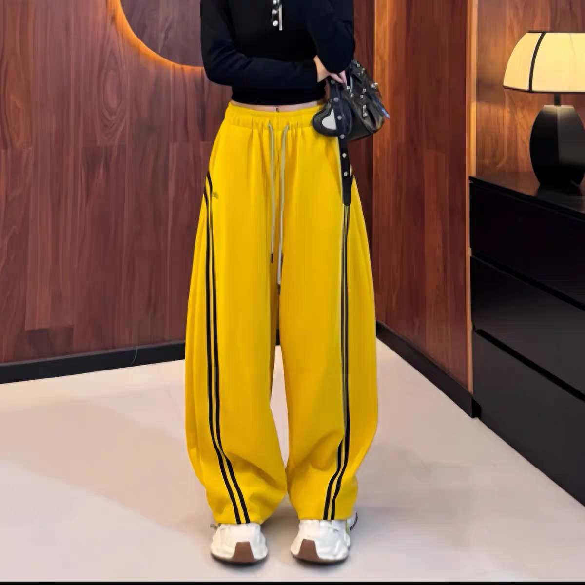 2025秋新款字母刺绣高腰显瘦窄版阔腿弯刀裤女时尚宽松休闲运动裤