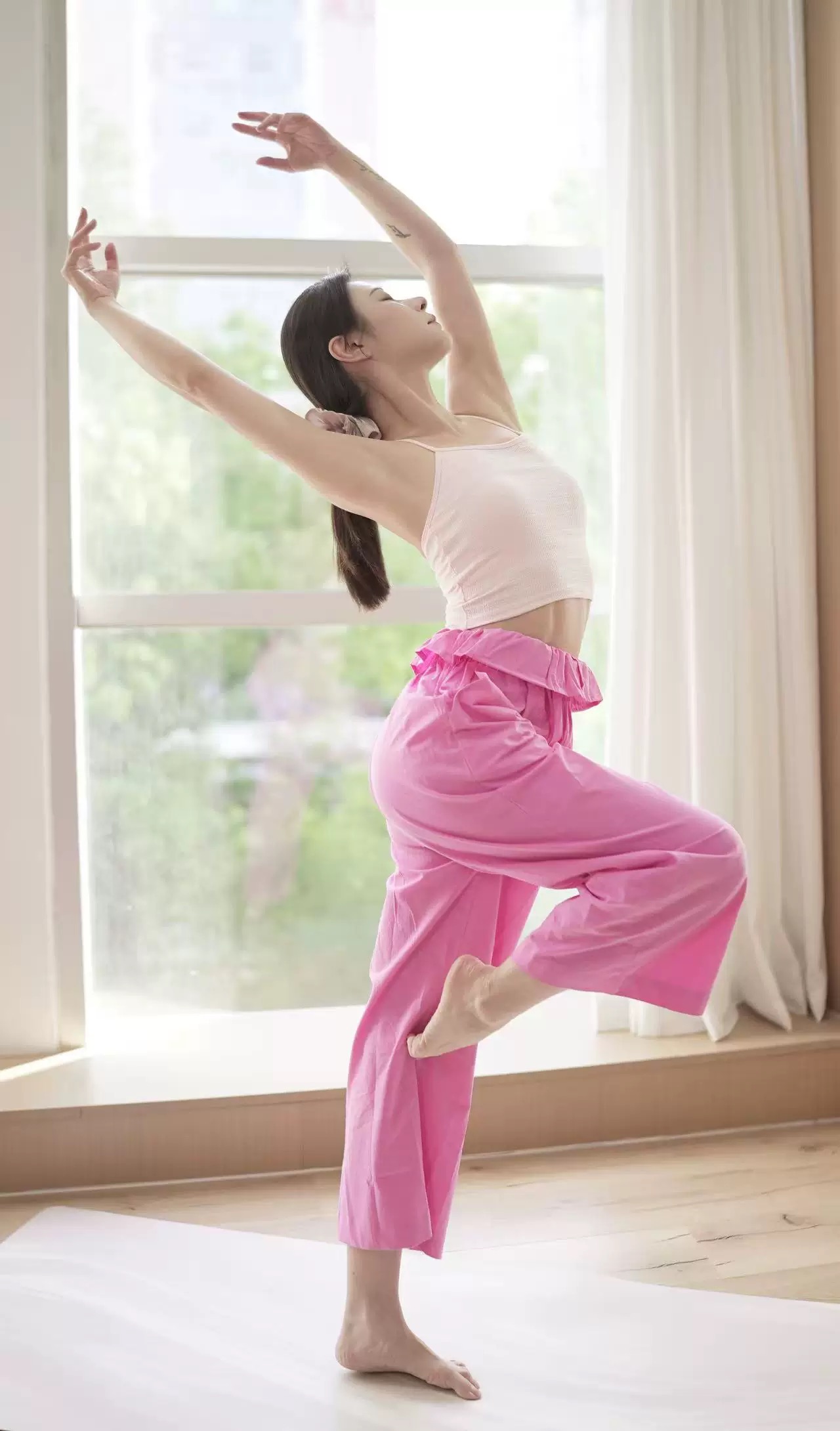 韩国好看的瑜伽服套装花苞裤女休闲运动健身普拉提舞蹈服性感