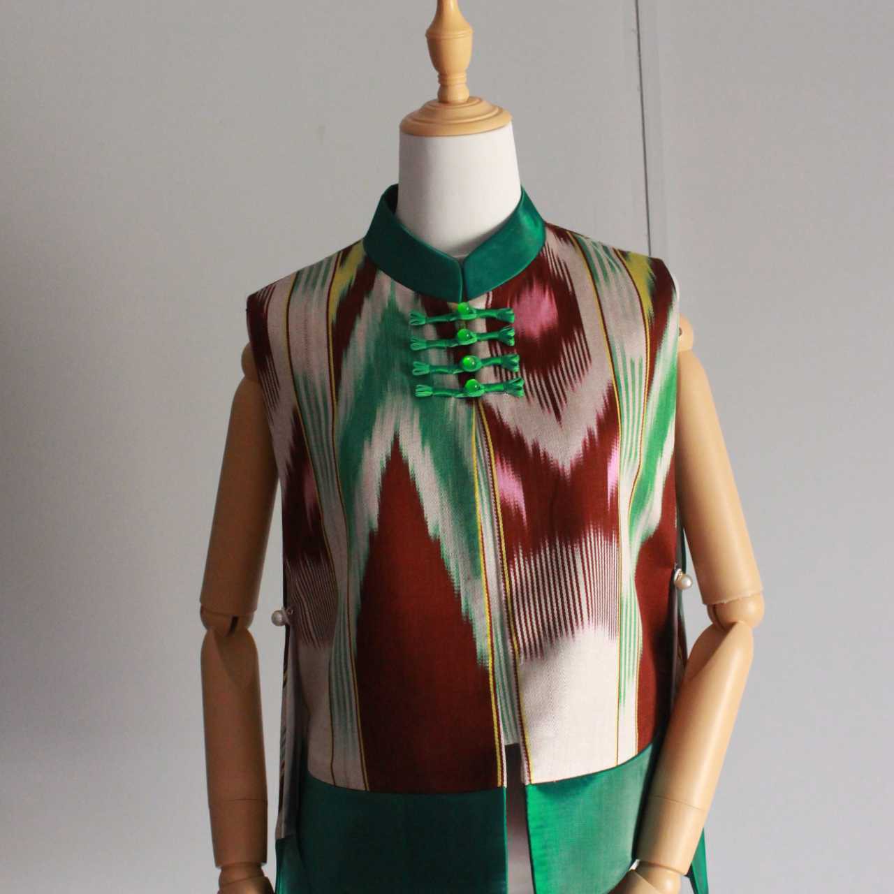 新疆艾德莱斯民族风马甲