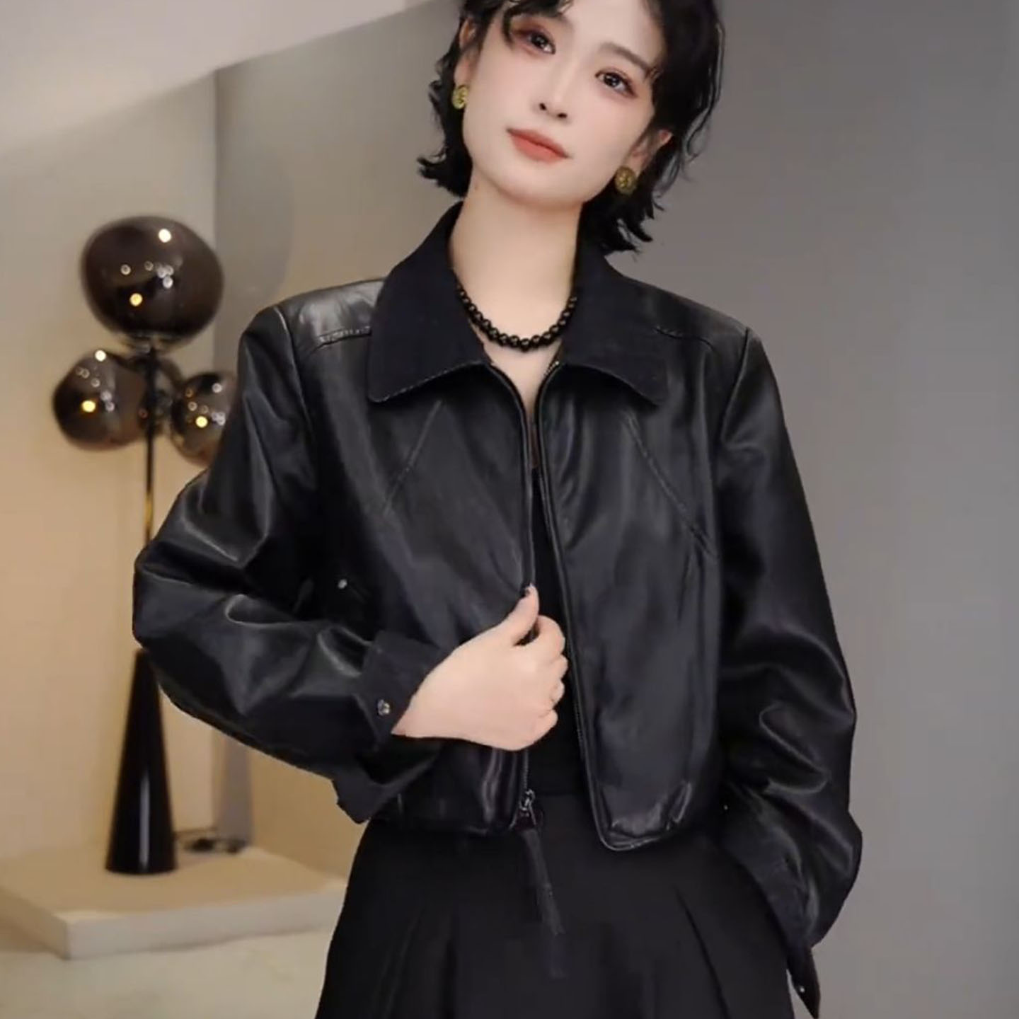 2025秋季新款高级感翻领pu皮夹克气质减龄百搭撞色短款皮衣外套女