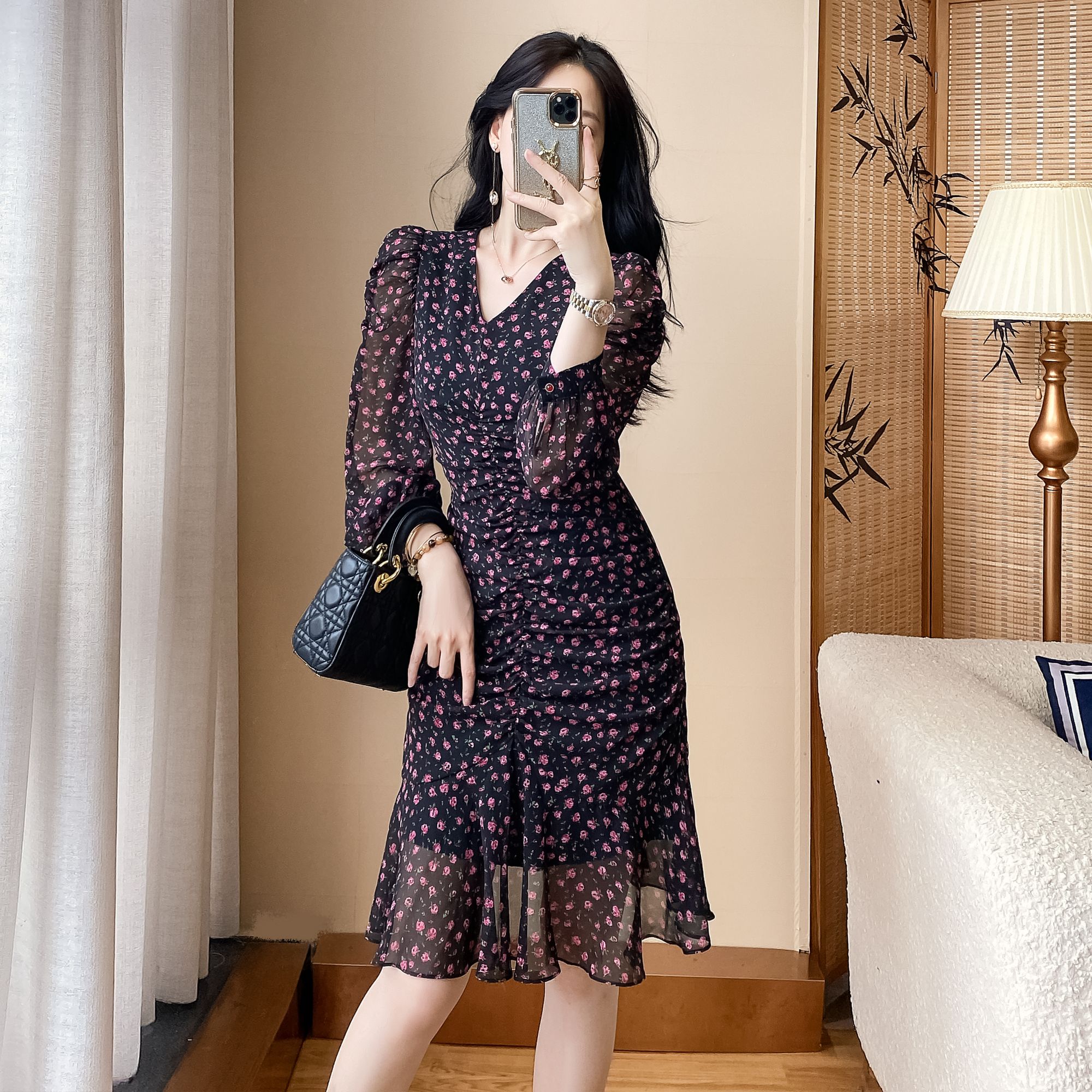 秋季新款轻奢女装连衣裙法式甜美修身显瘦碎花鱼尾裙春秋薄款短裙