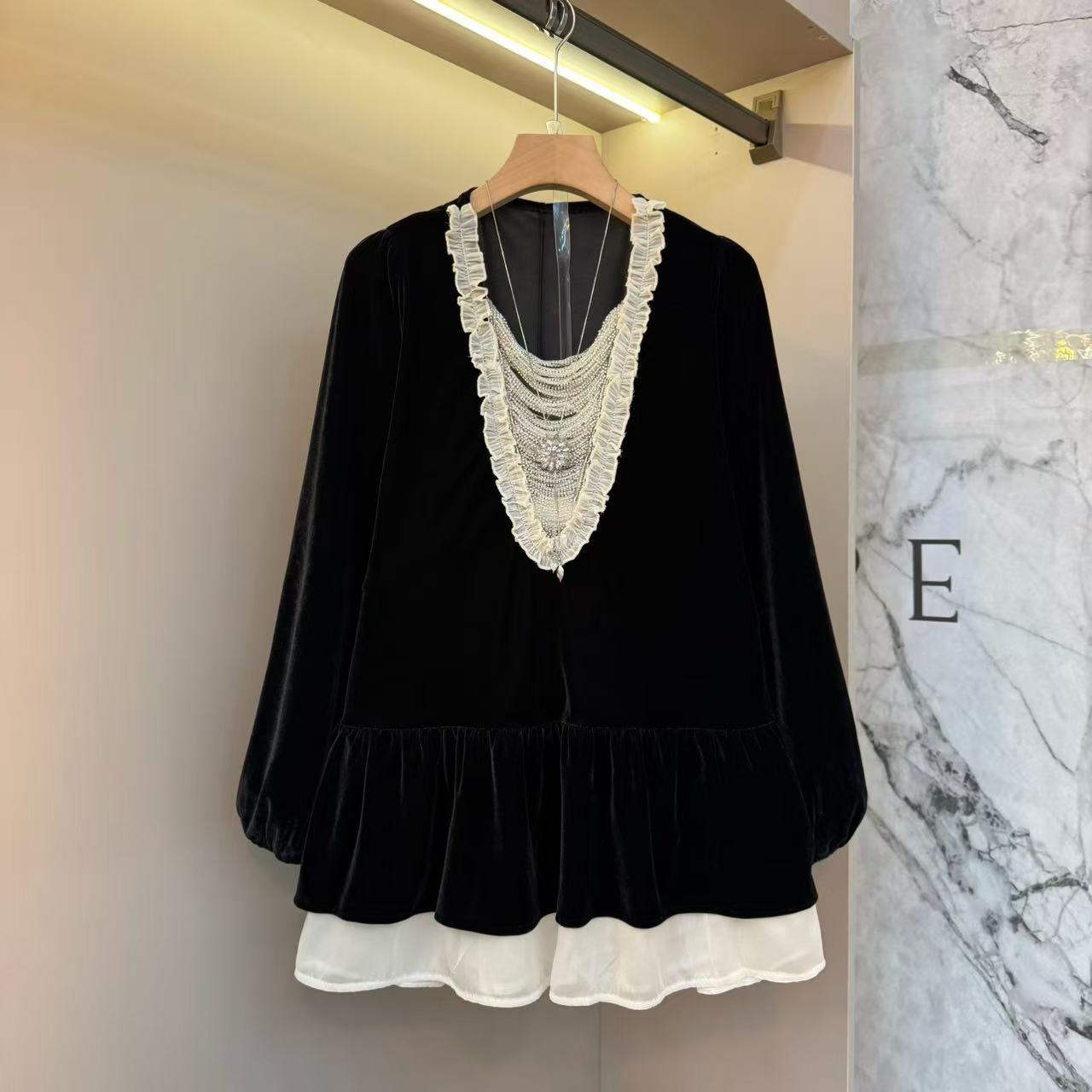 2025欧货大码重工链条宽松设计丝绒荷叶边洋气胖mm显瘦上衣6551