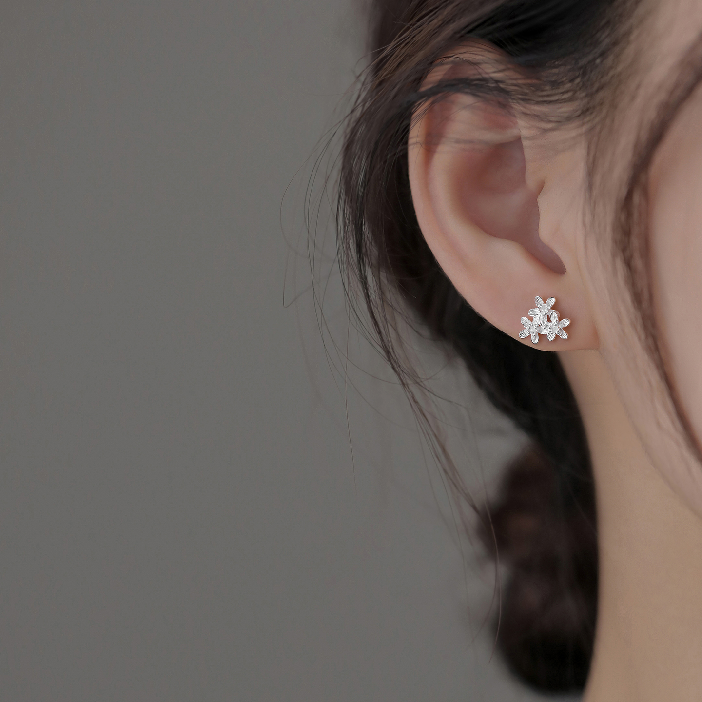 足银耳饰 999纯银花朵耳钉ins小众气质设计感耳环女清新精致百搭