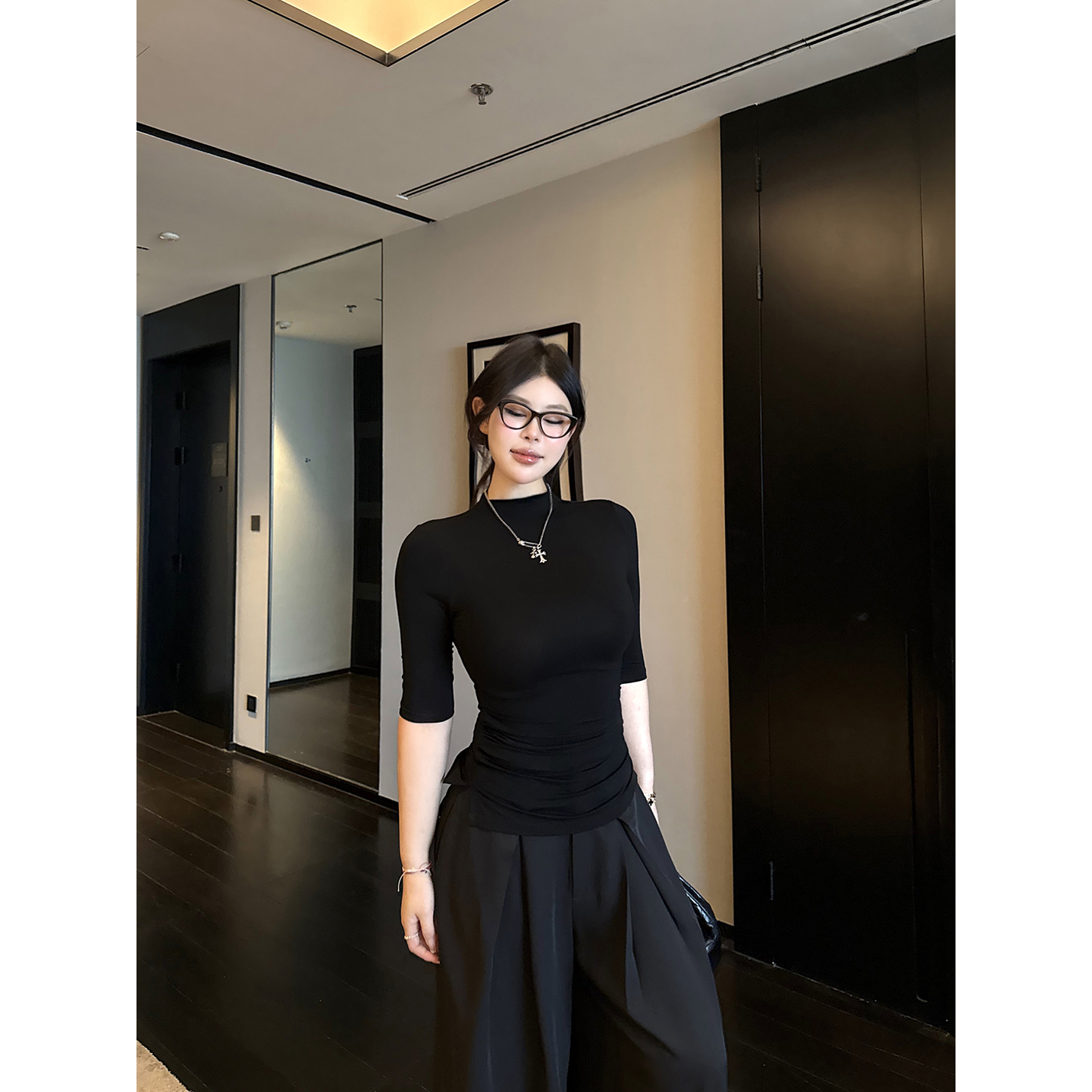 黑泽玄七早秋“权威Tee“好版型加绒收腰半高领中袖显瘦修身上衣