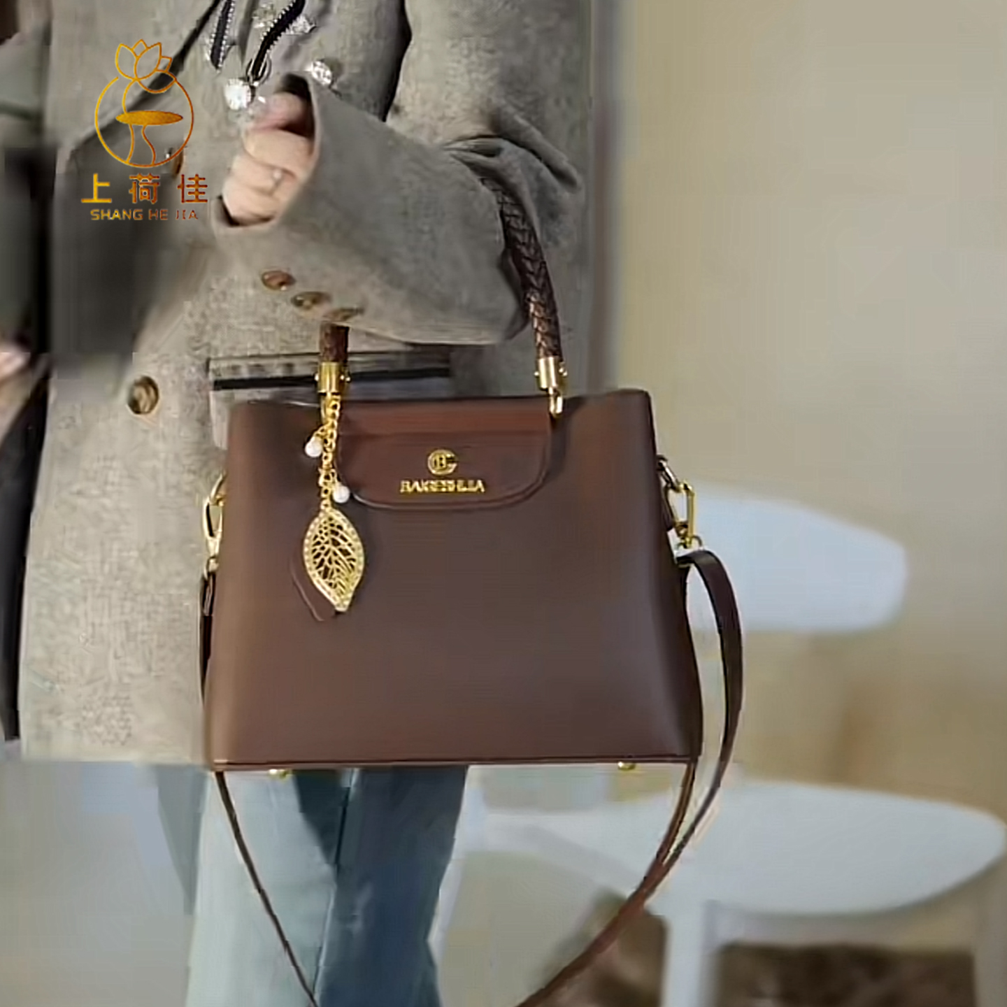 【当天发货】2025秋冬新款爆款优雅风通勤风斜挎包高档轻奢风手提款